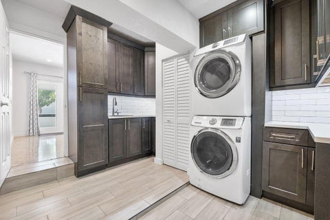 Tiny photo for 5400 NE 4TH Terrace, Oakland Park, FL 33334 (MLS # B26088468)