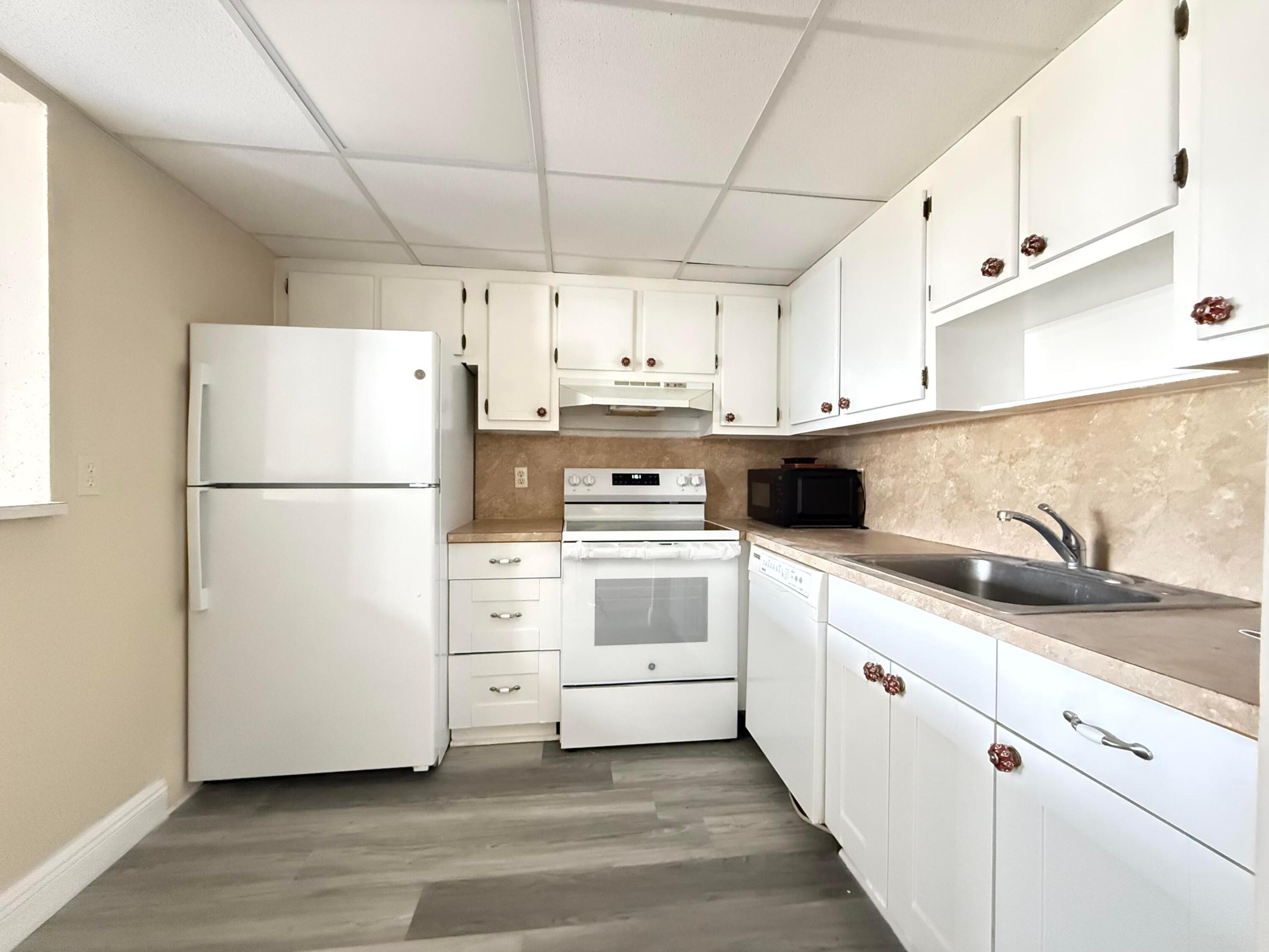 KINGS POINT TUSCANY CONDOS - Residential Lease