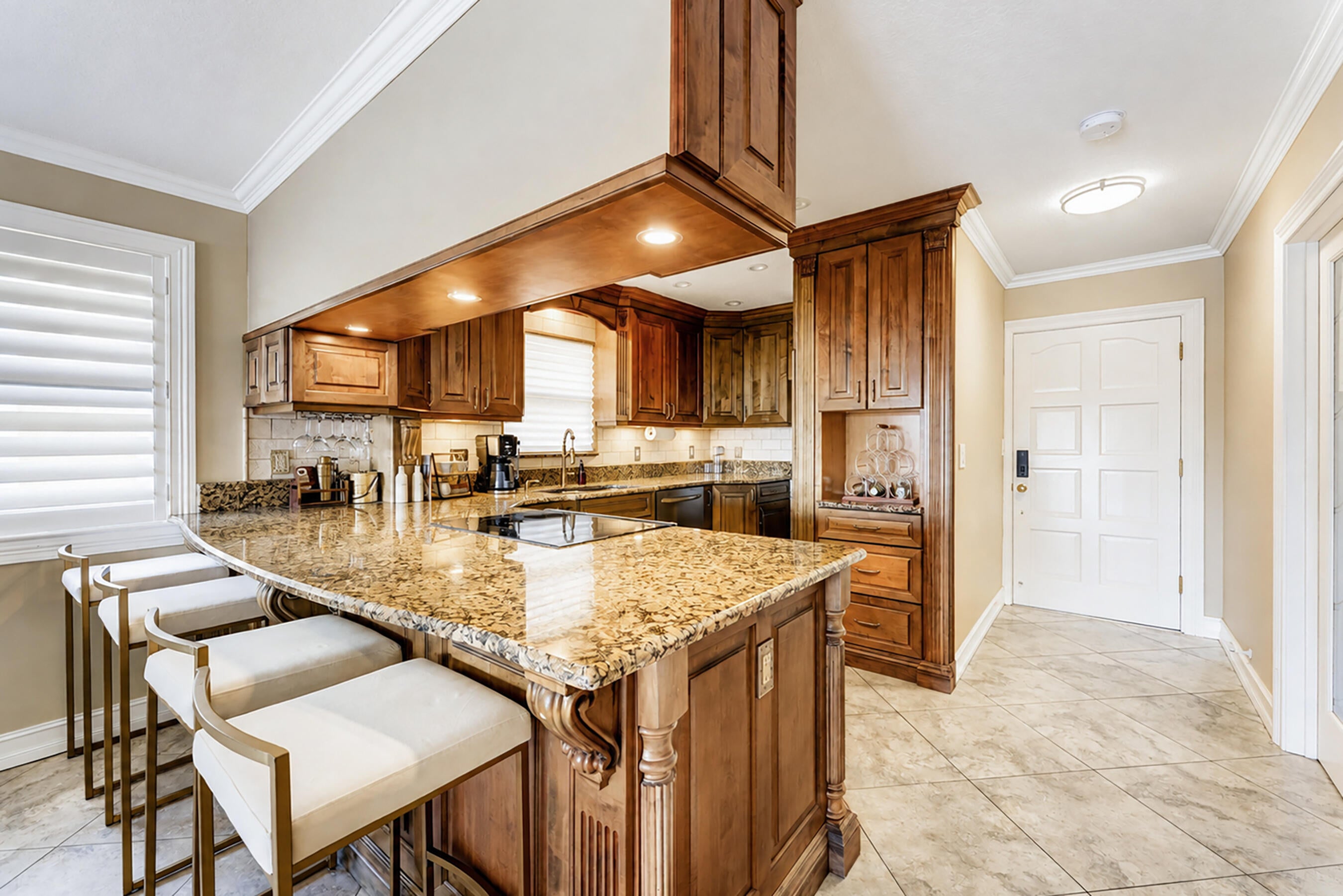 326 Northlake Drive 201