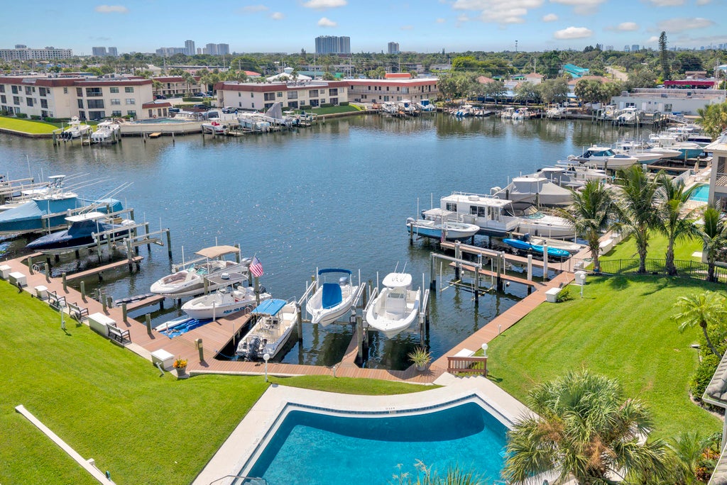Photo of 326 Northlake Drive #201, North Palm Beach, FL 33408 (MLS # B26071078)