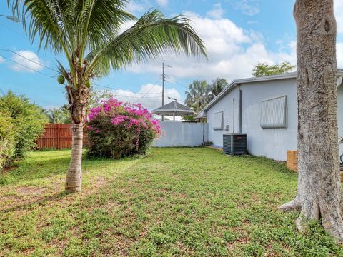 A home in Deerfield Beach