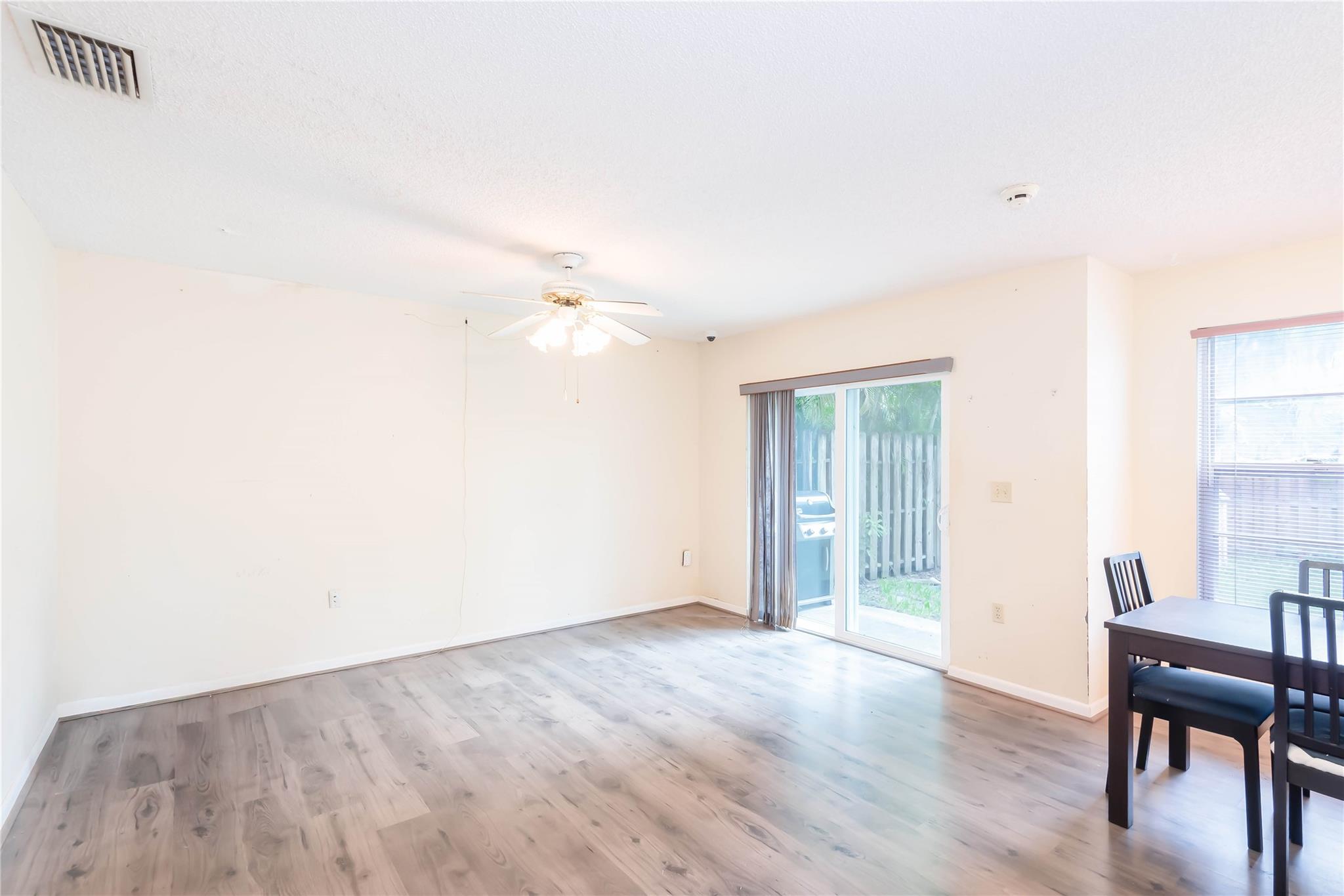 SAWGRASS ESTATES - Residential