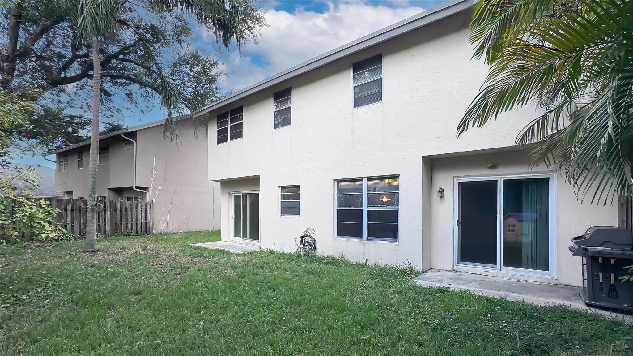 SAWGRASS ESTATES - Residential