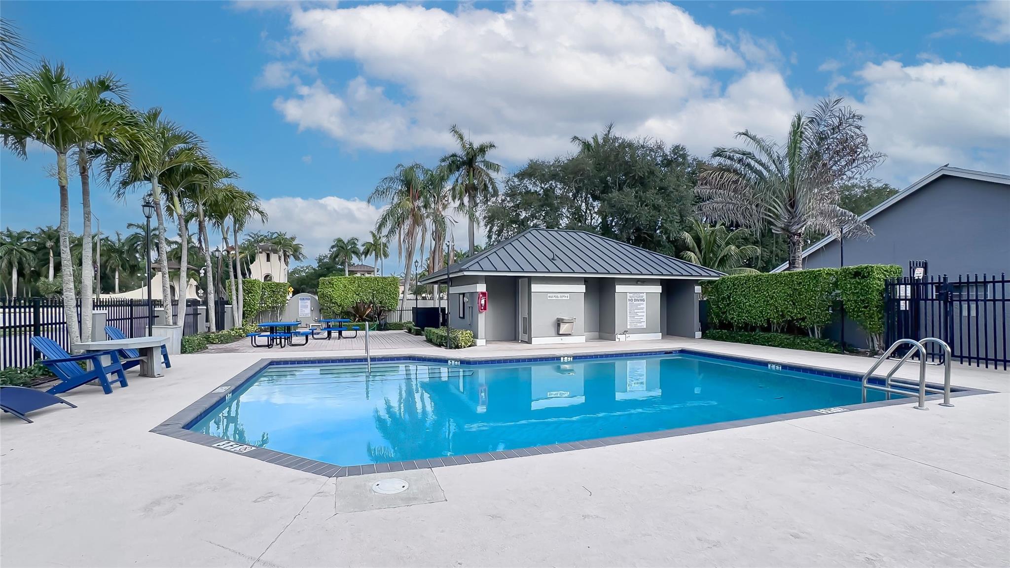 SAWGRASS ESTATES - Residential