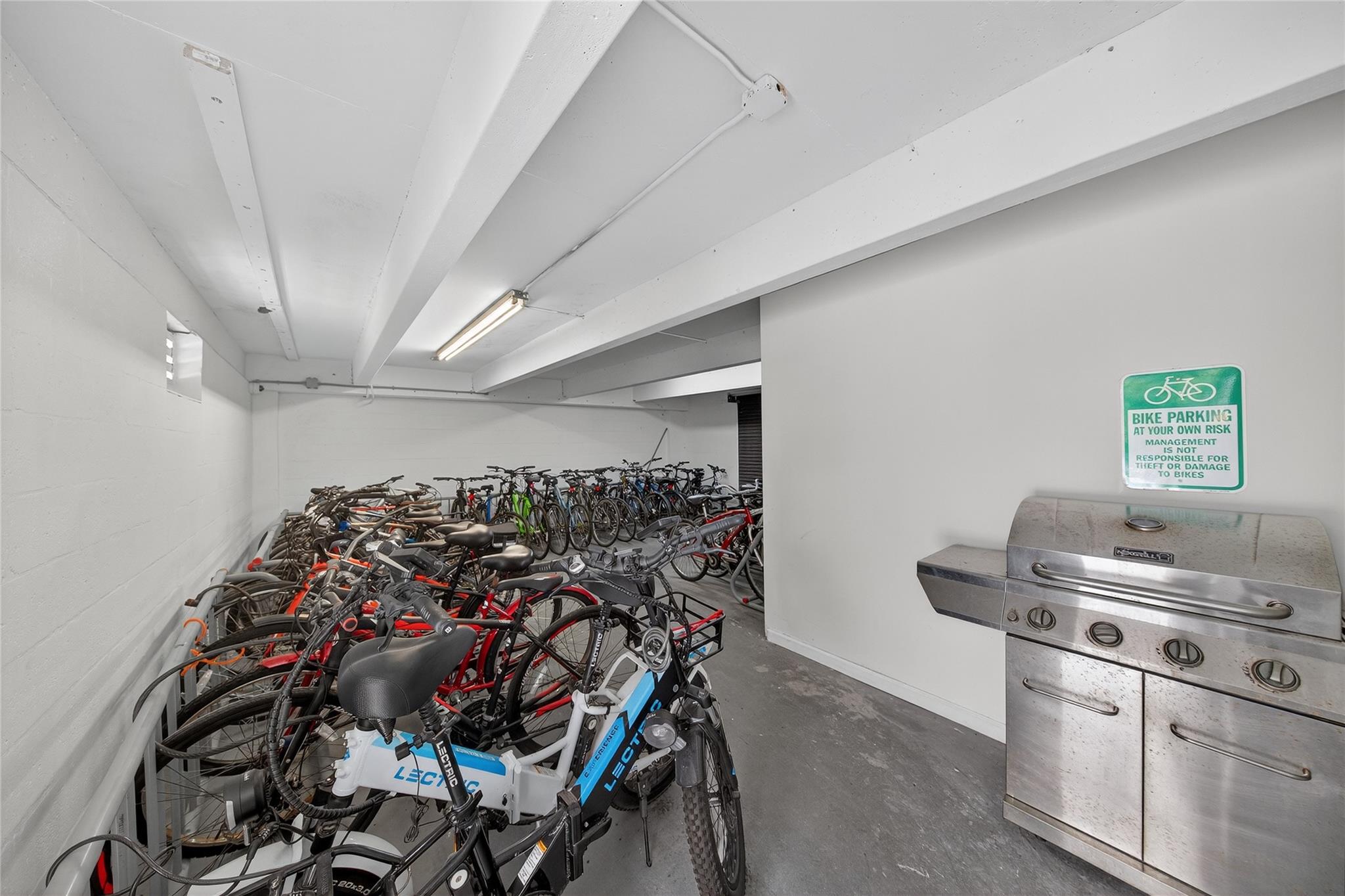 DRAKE TOWER CONDO - Residential Lease