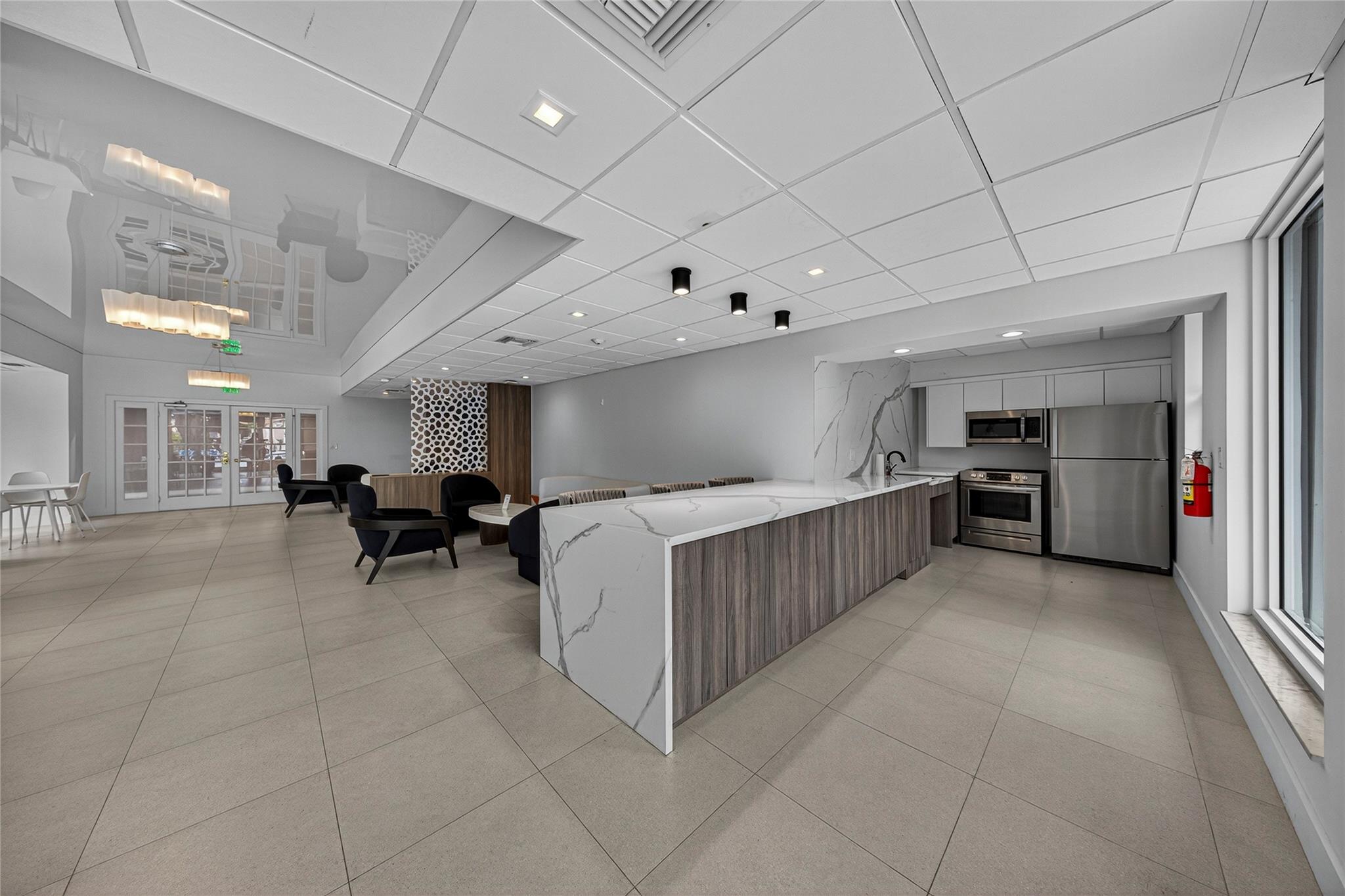 DRAKE TOWER CONDO - Residential Lease