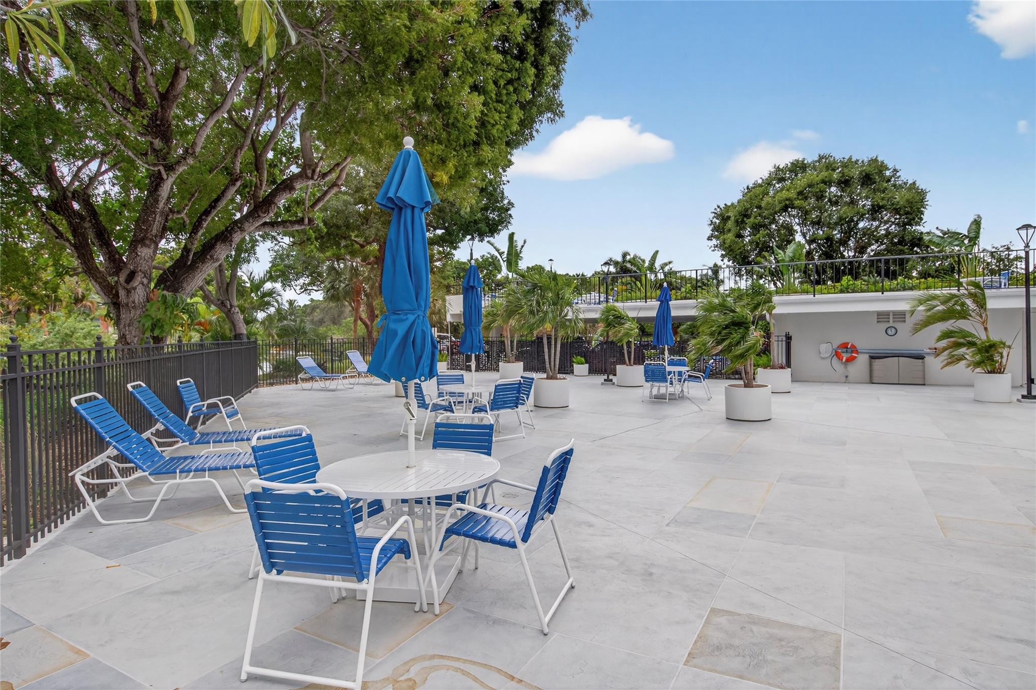 DRAKE TOWER CONDO - Residential Lease
