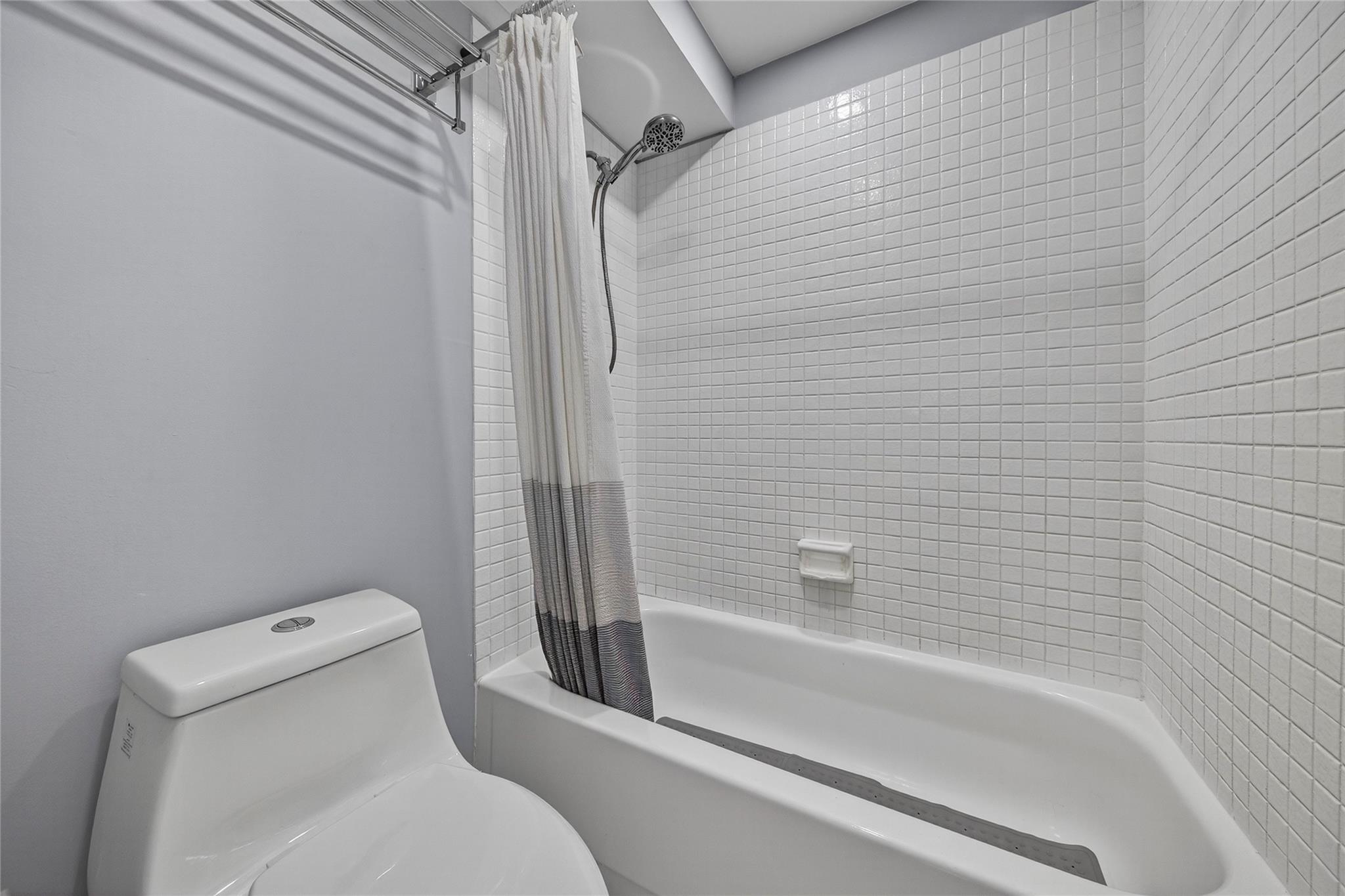 DRAKE TOWER CONDO - Residential Lease