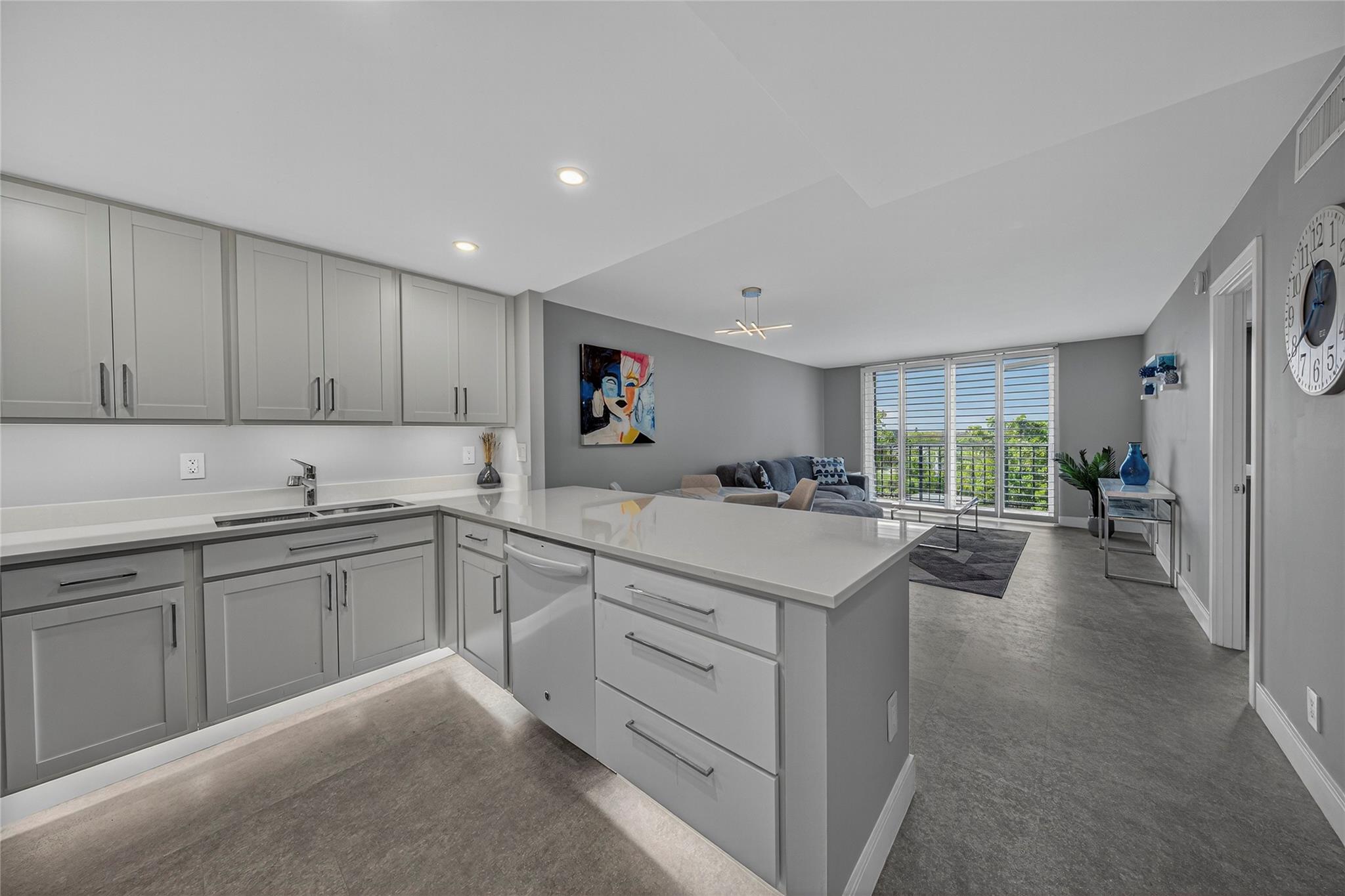 DRAKE TOWER CONDO - Residential Lease