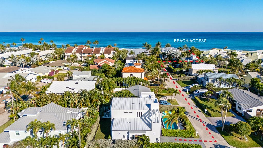 Photo of 21 Hersey Drive, Boynton Beach, FL 33435 (MLS # R11165795)