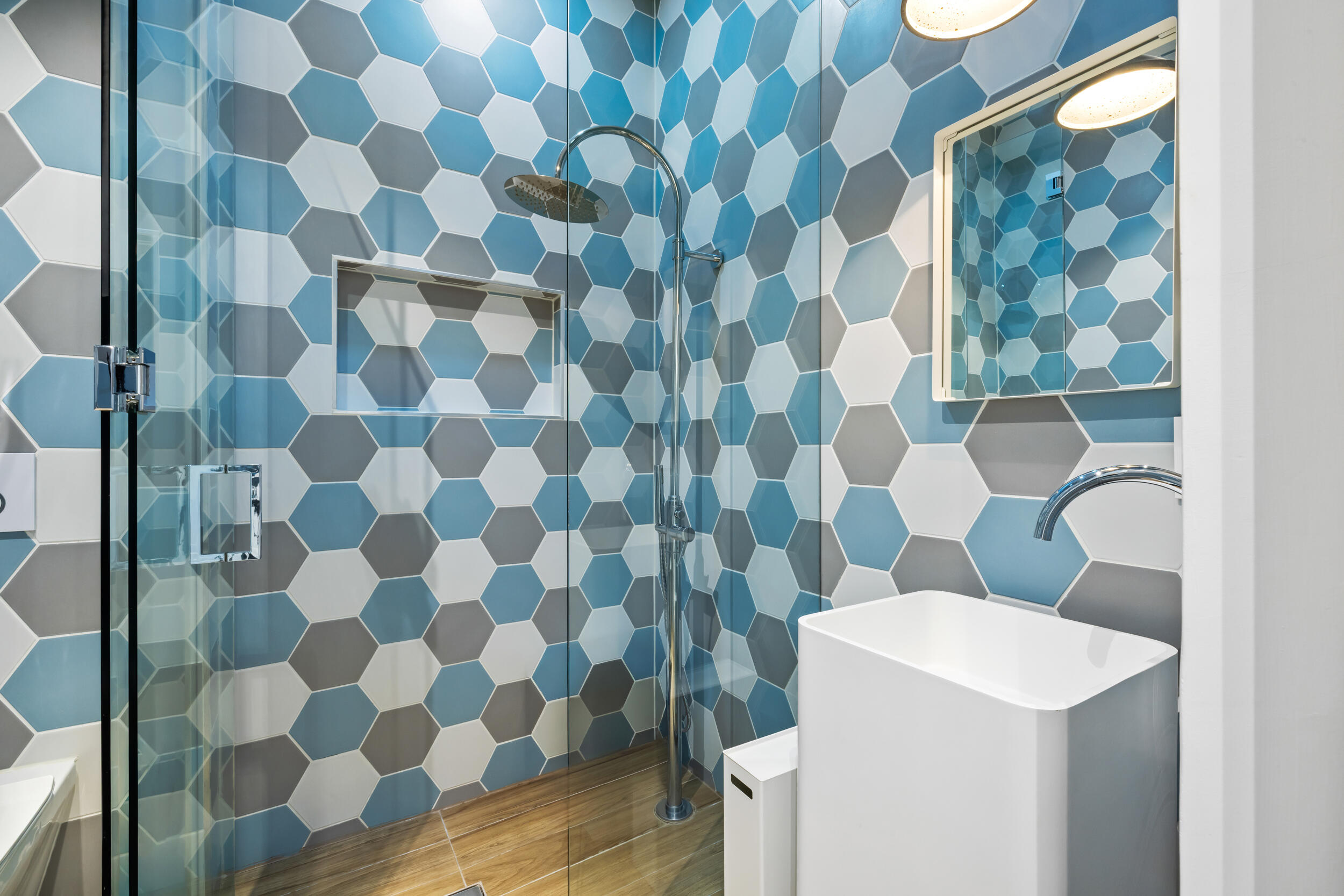 SHORE VIEW IN - Residential