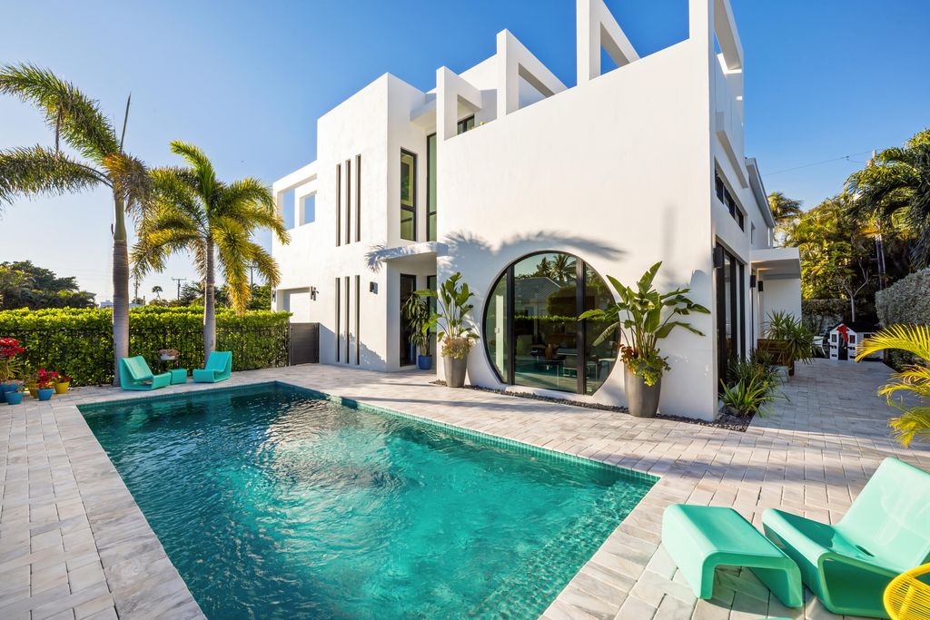 Photo of 21 Hersey Drive, Boynton Beach, FL 33435 (MLS # R11165795)