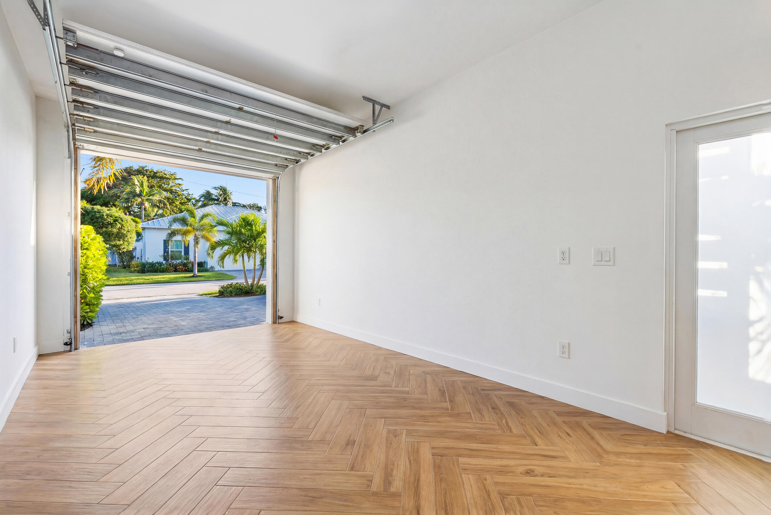 SHORE VIEW IN - Residential