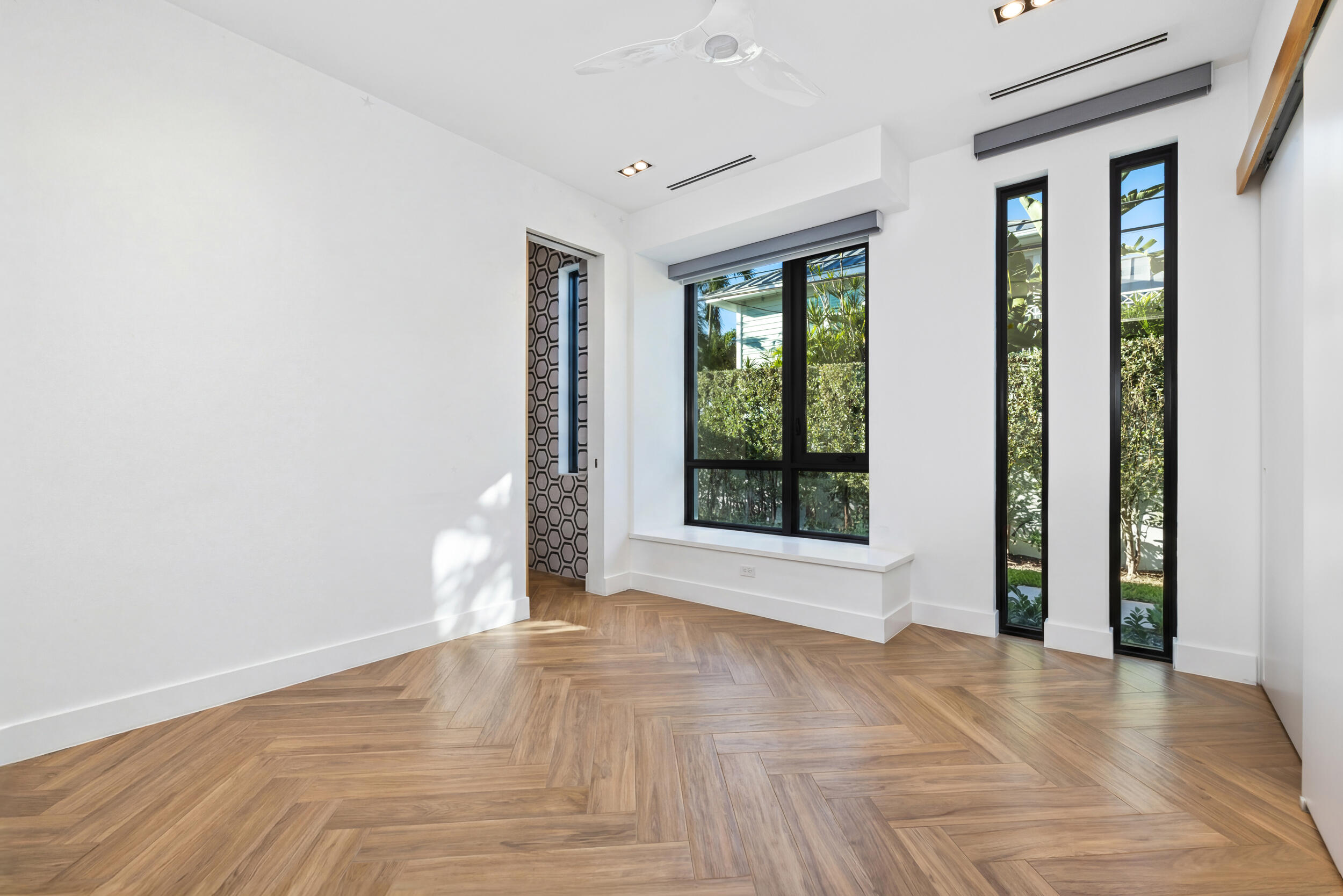 SHORE VIEW IN - Residential