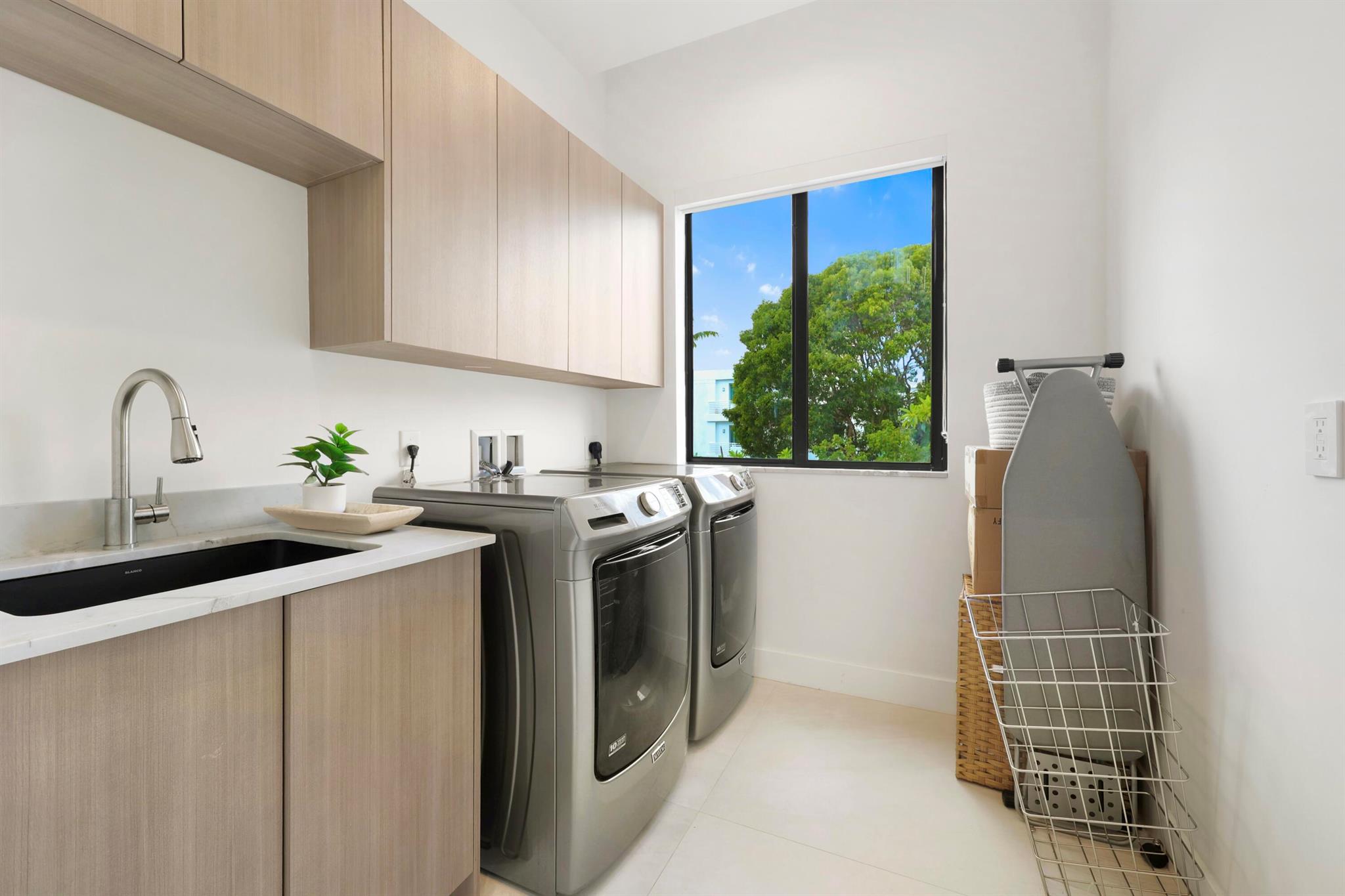 LAS OLAS PARK - Residential