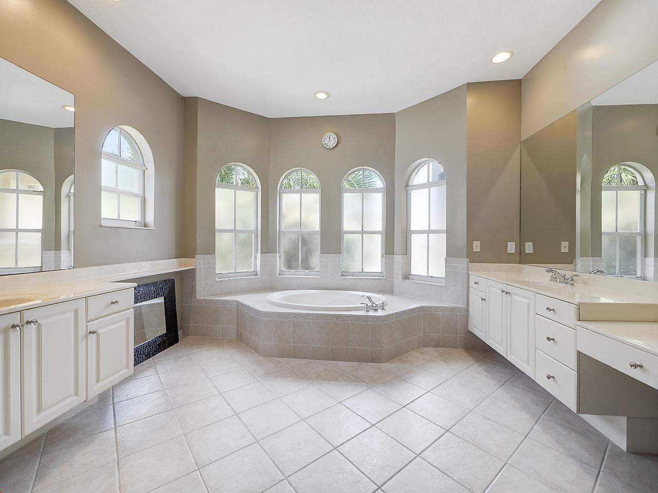 OLYMPIA 2 - Residential