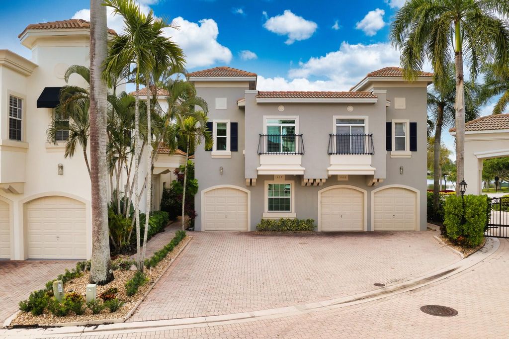 Photo of 507 Resort Lane, Palm Beach Gardens, FL 33418 (MLS # R11138988)