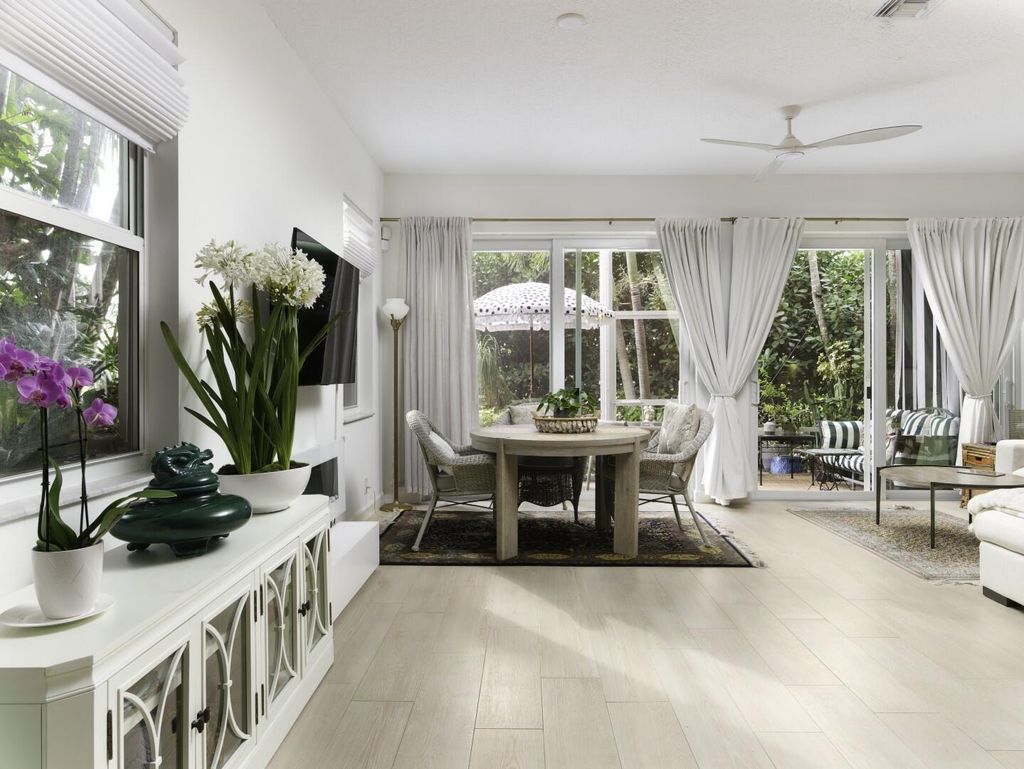 Photo of 507 Resort Lane, Palm Beach Gardens, FL 33418 (MLS # R11138988)