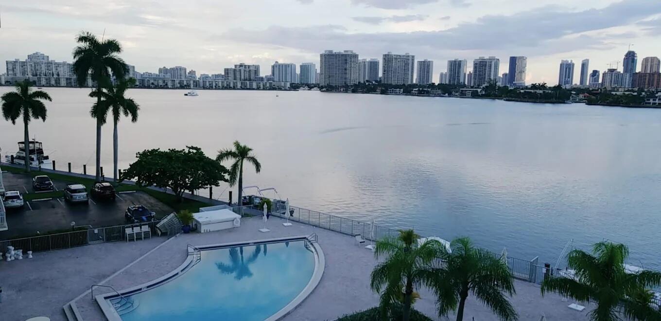 REEF NORTH CONDO - Residential Lease