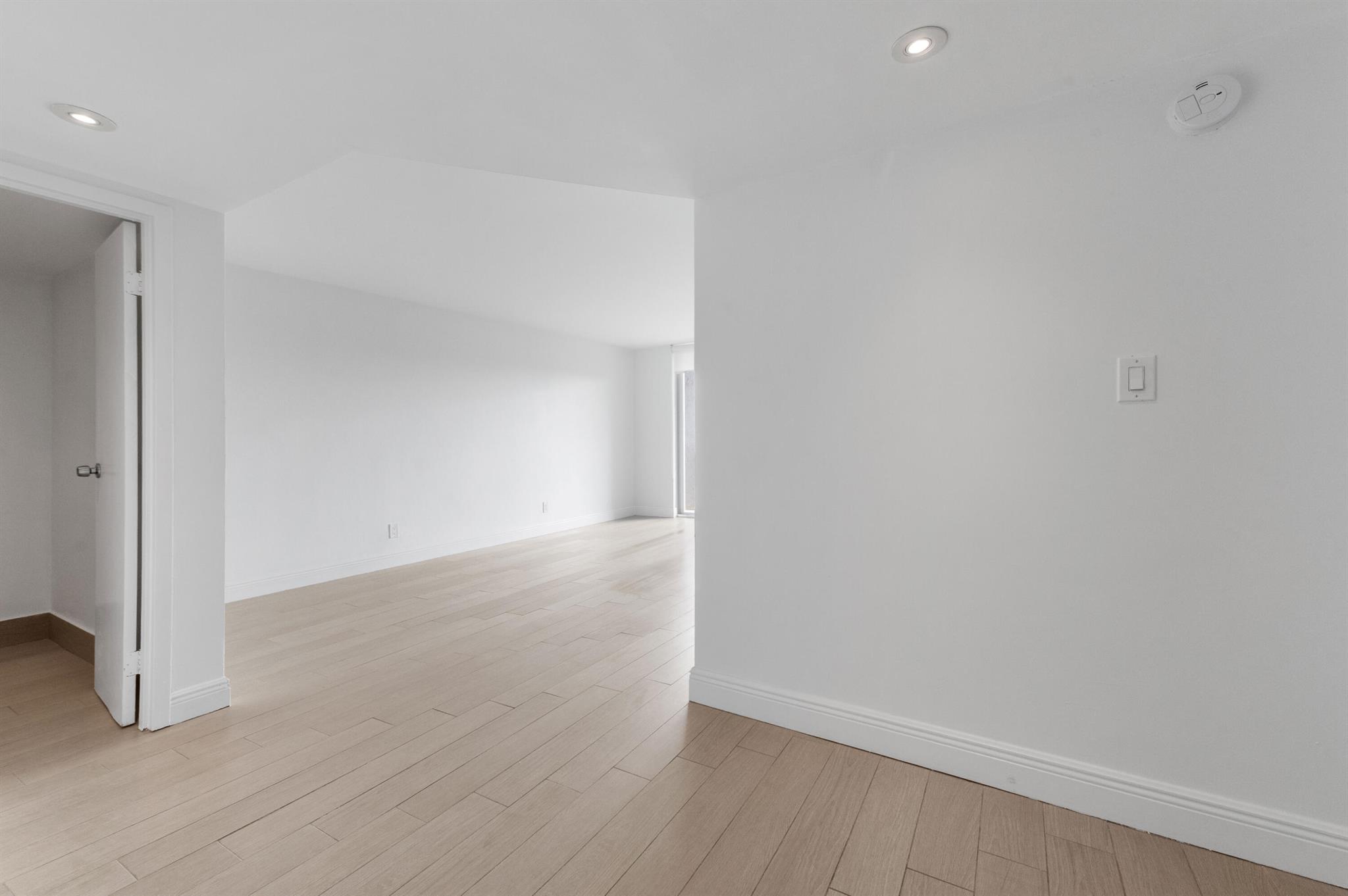 REEF NORTH CONDO - Residential Lease