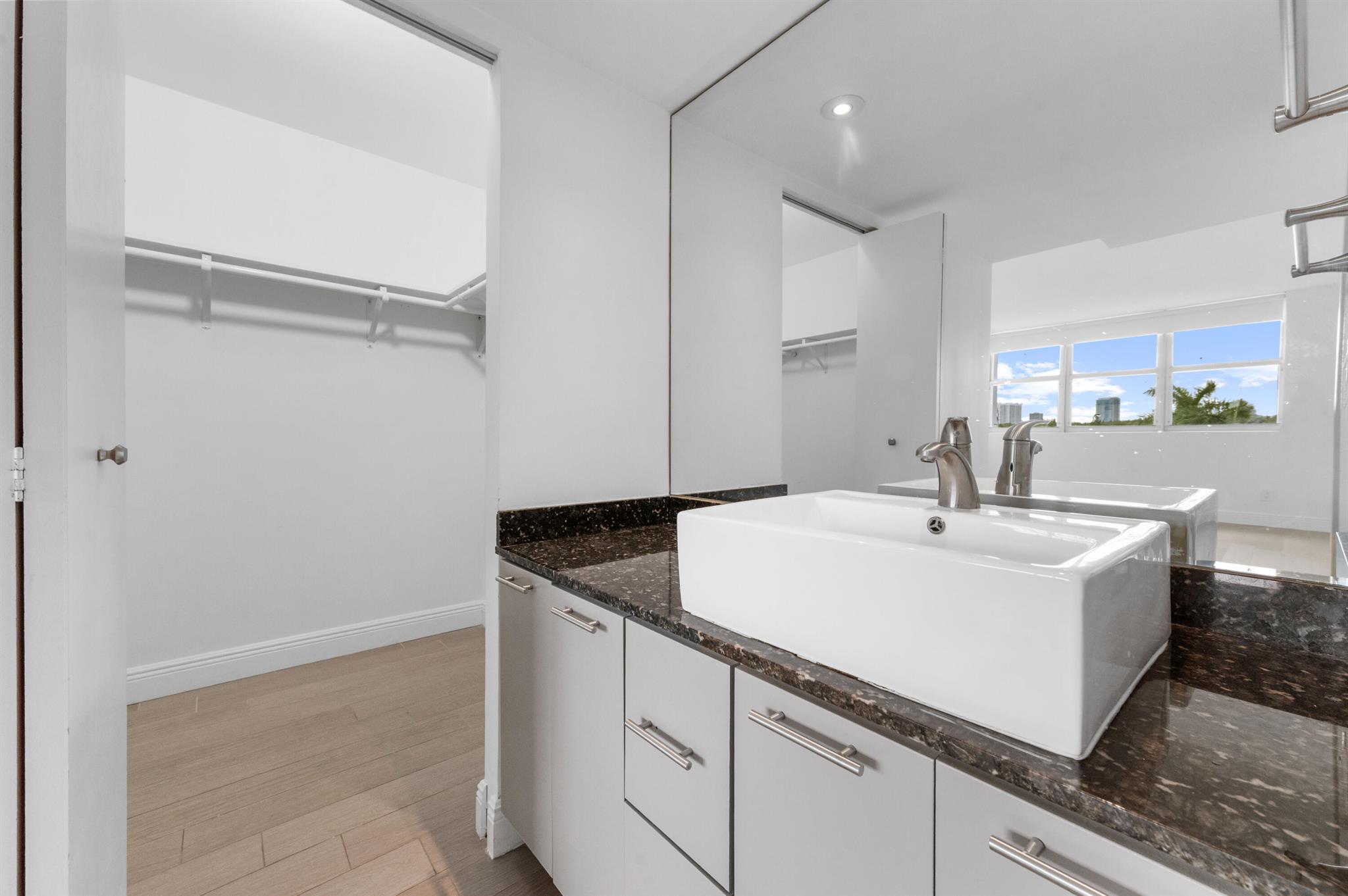 REEF NORTH CONDO - Residential Lease