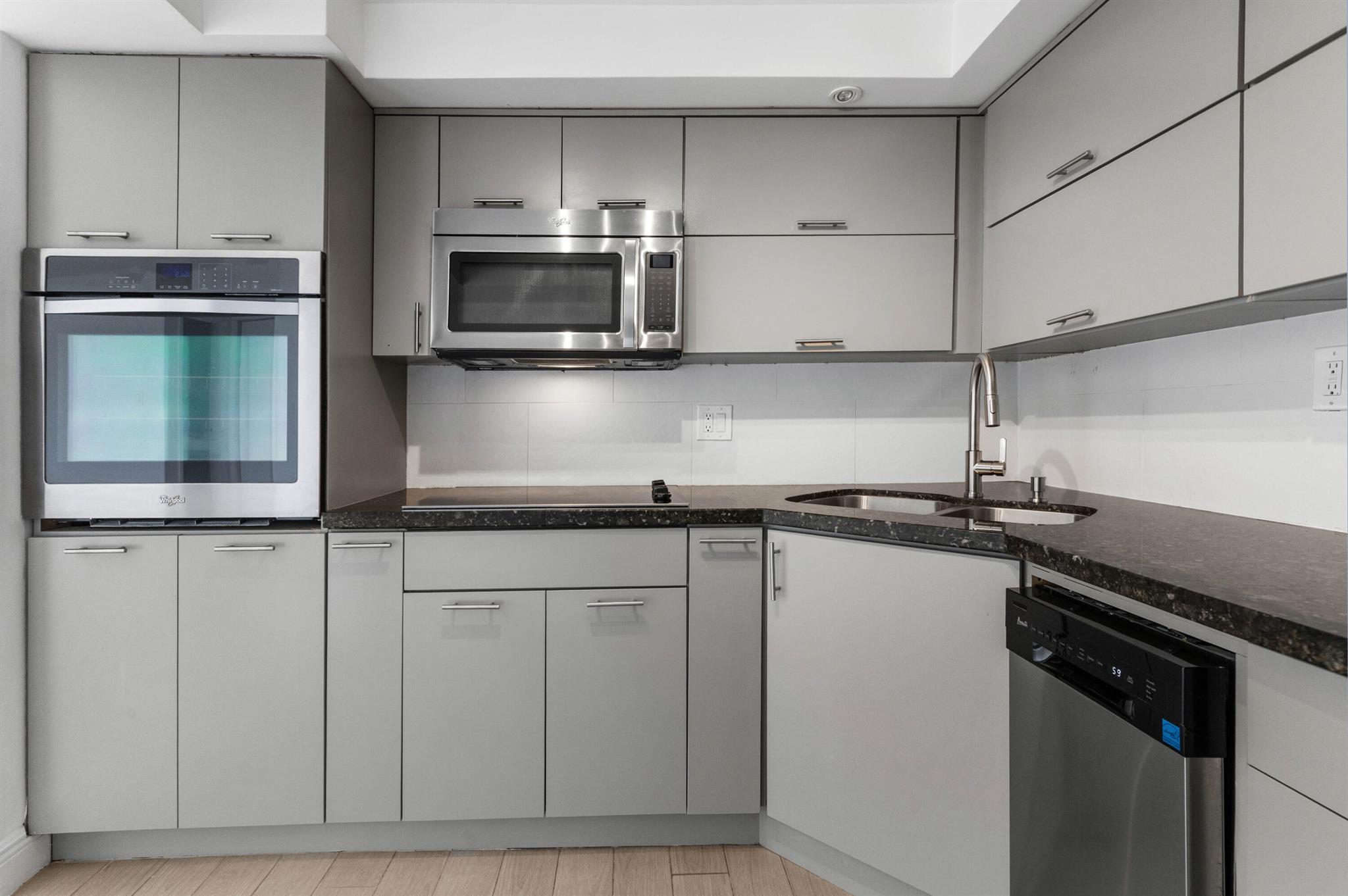 REEF NORTH CONDO - Residential Lease