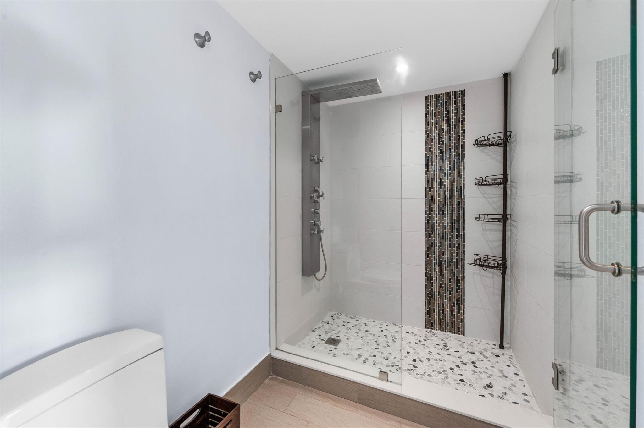 REEF NORTH CONDO - Residential Lease