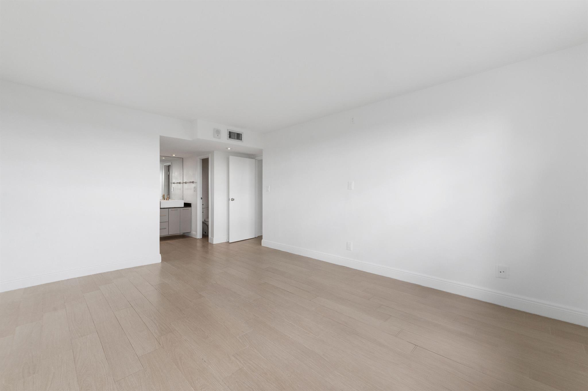 REEF NORTH CONDO - Residential Lease