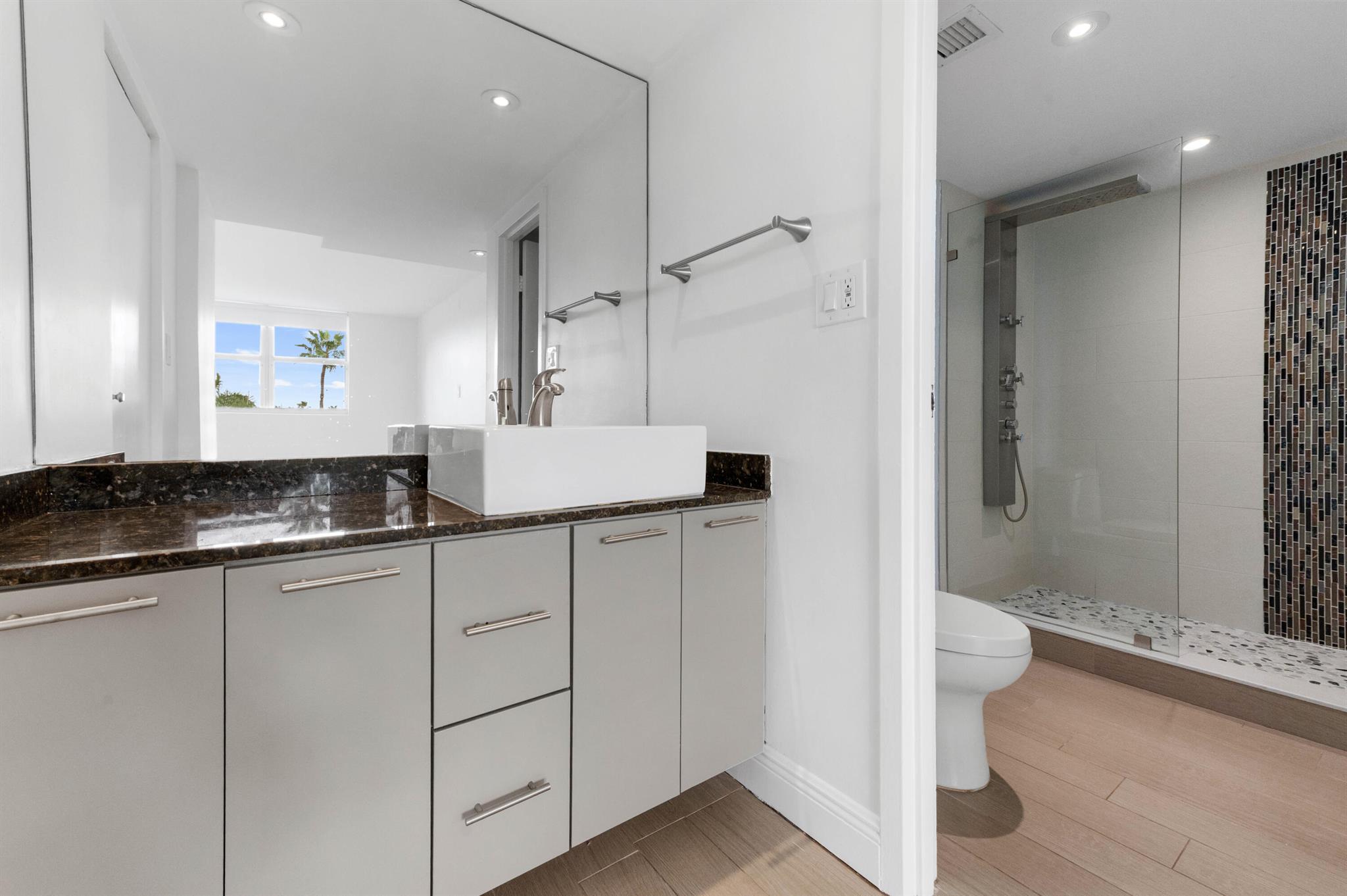 REEF NORTH CONDO - Residential Lease