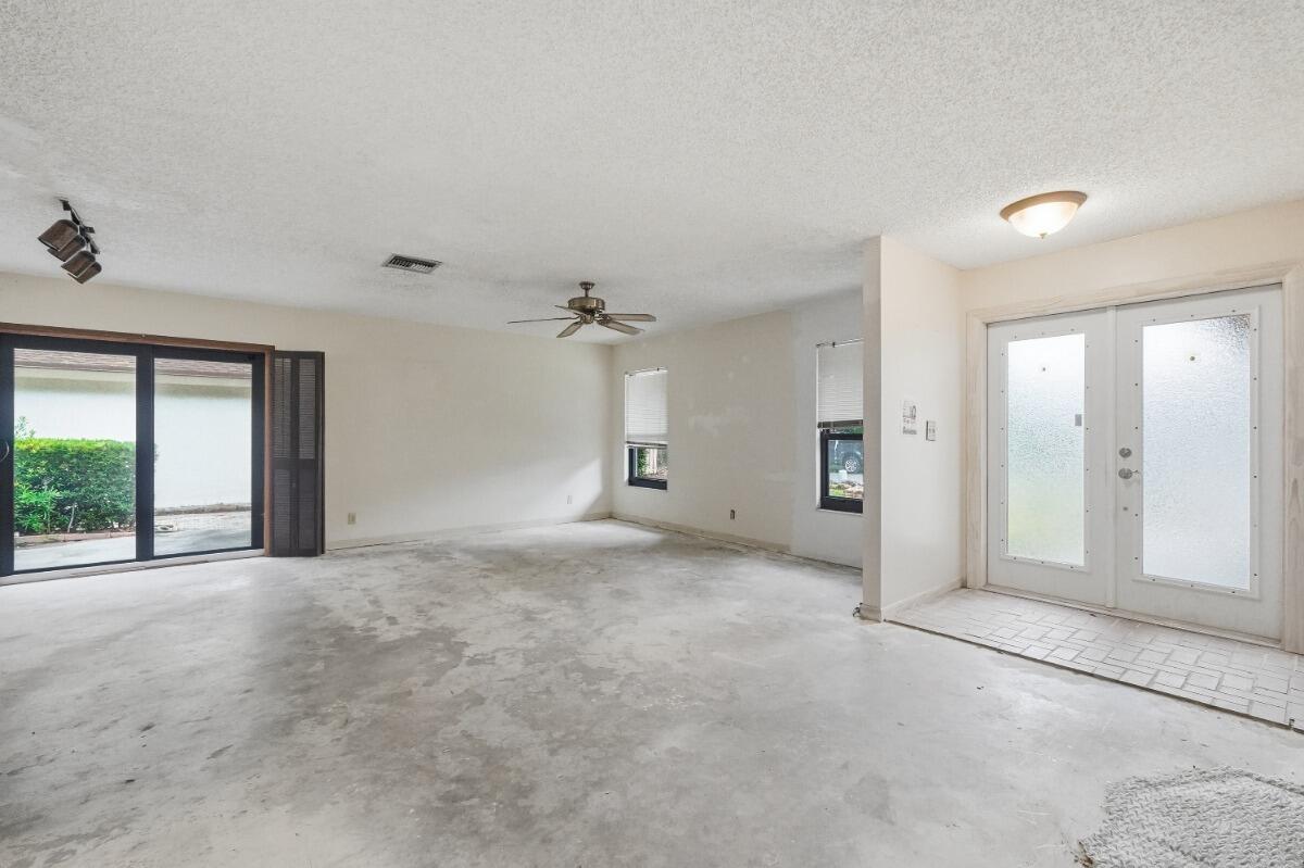 POLYNESIAN VILLAS - Residential