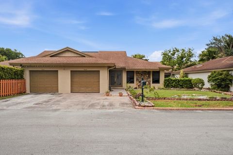 Photo of 6621 NW 4th Court, Plantation, FL 33317 (MLS # B26007360)