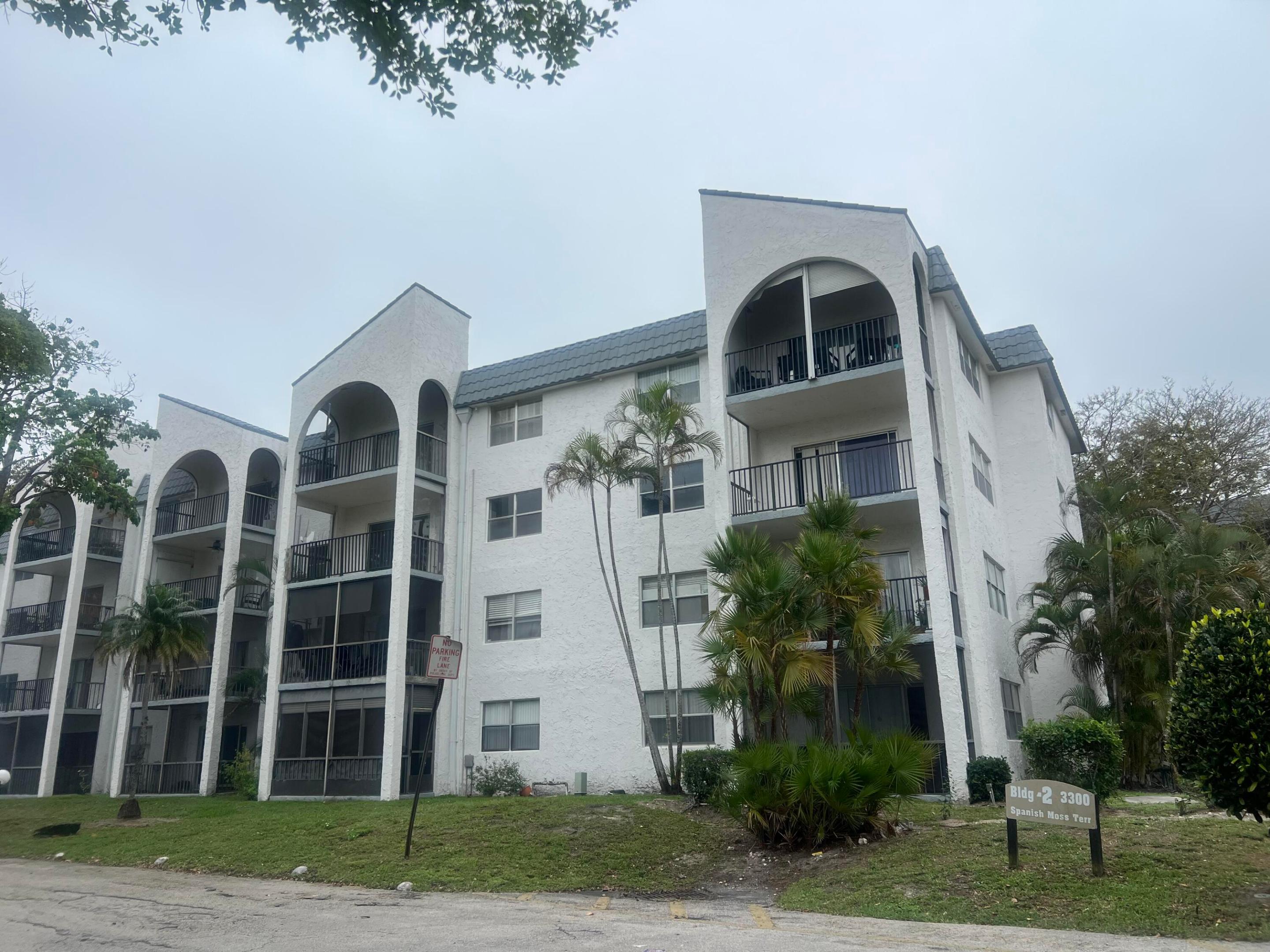 GARDEN LAKES OF INVERRARY - Residential