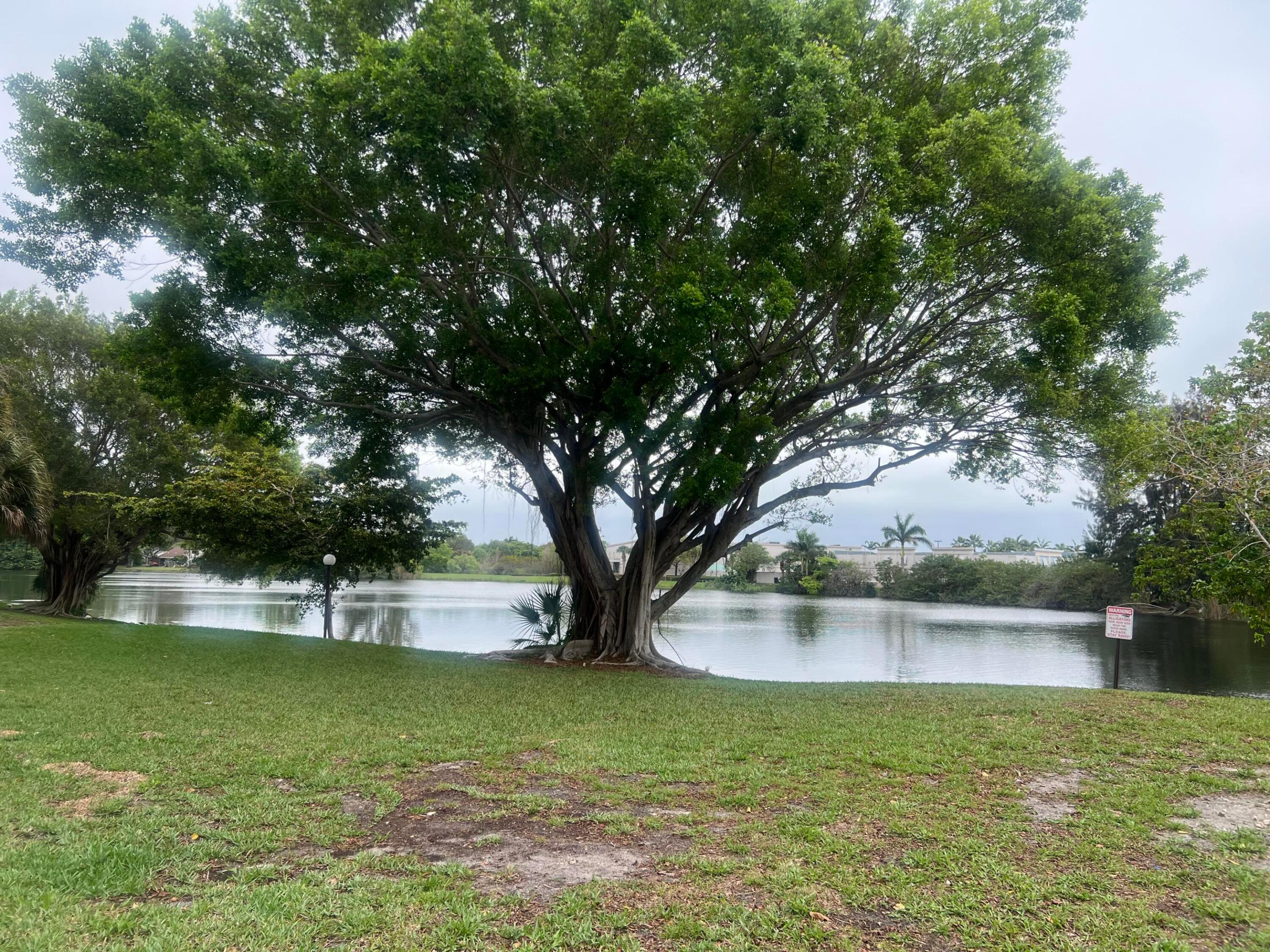 GARDEN LAKES OF INVERRARY - Residential