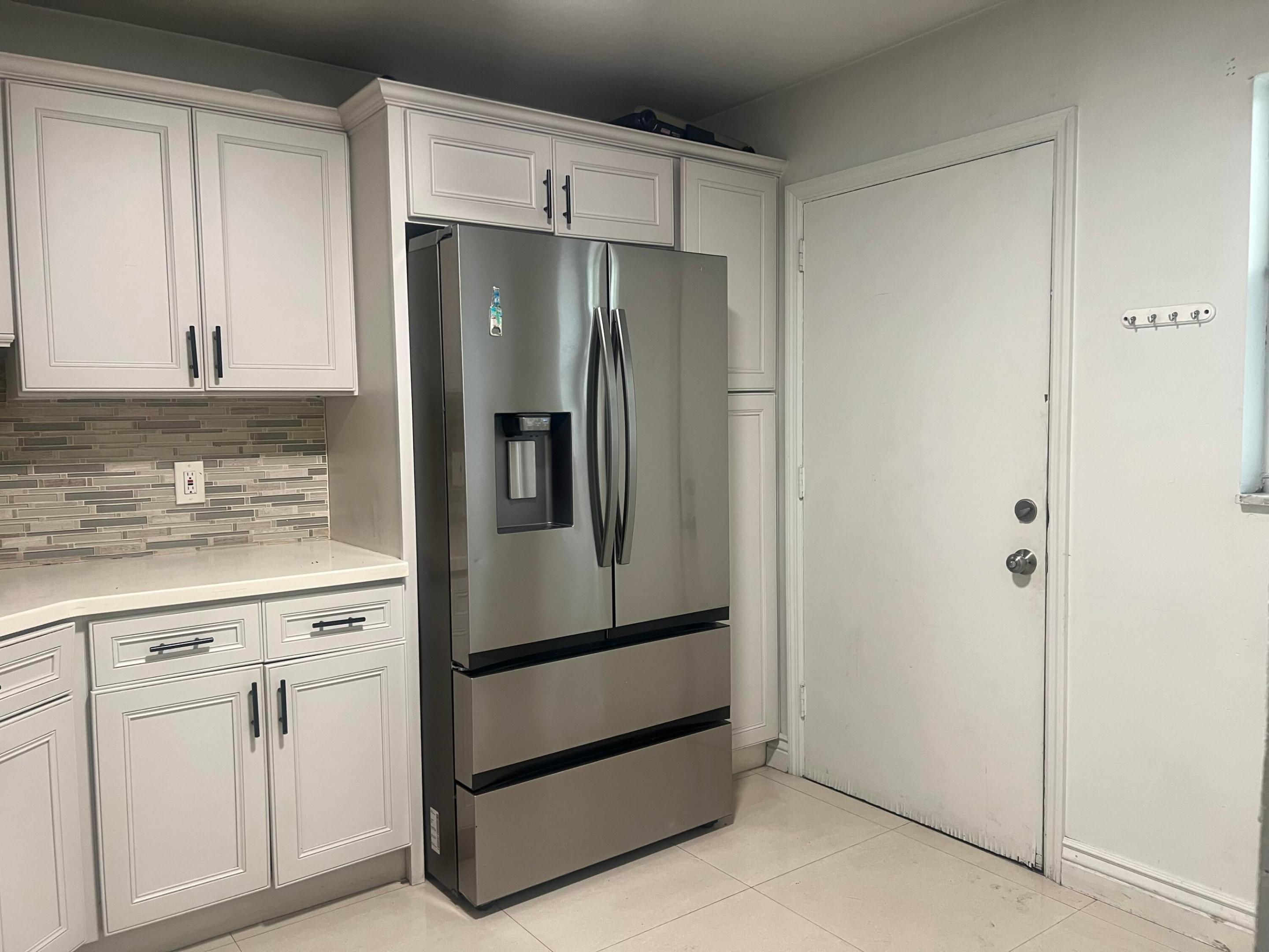 GARDEN LAKES OF INVERRARY - Residential