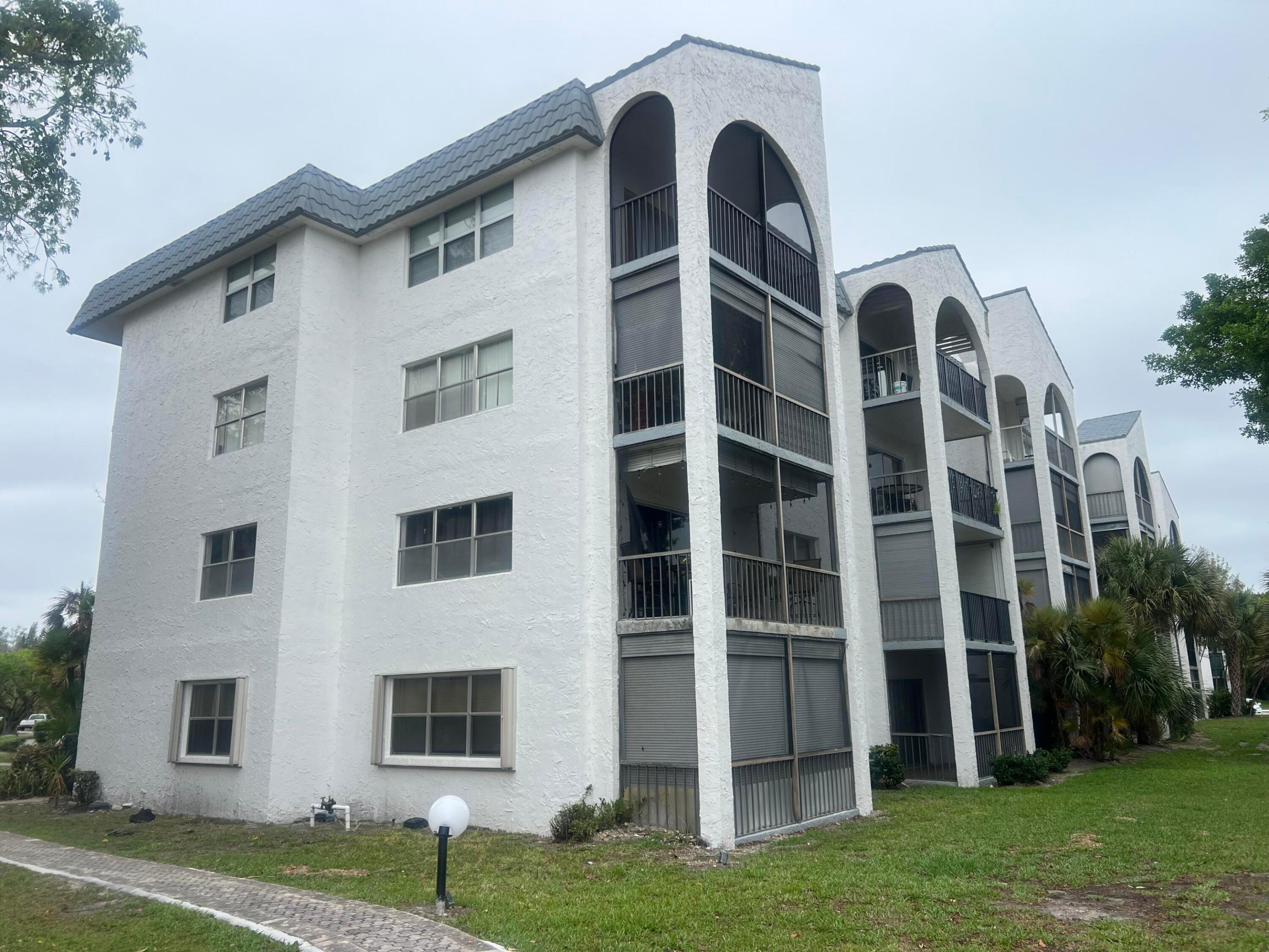 GARDEN LAKES OF INVERRARY - Residential