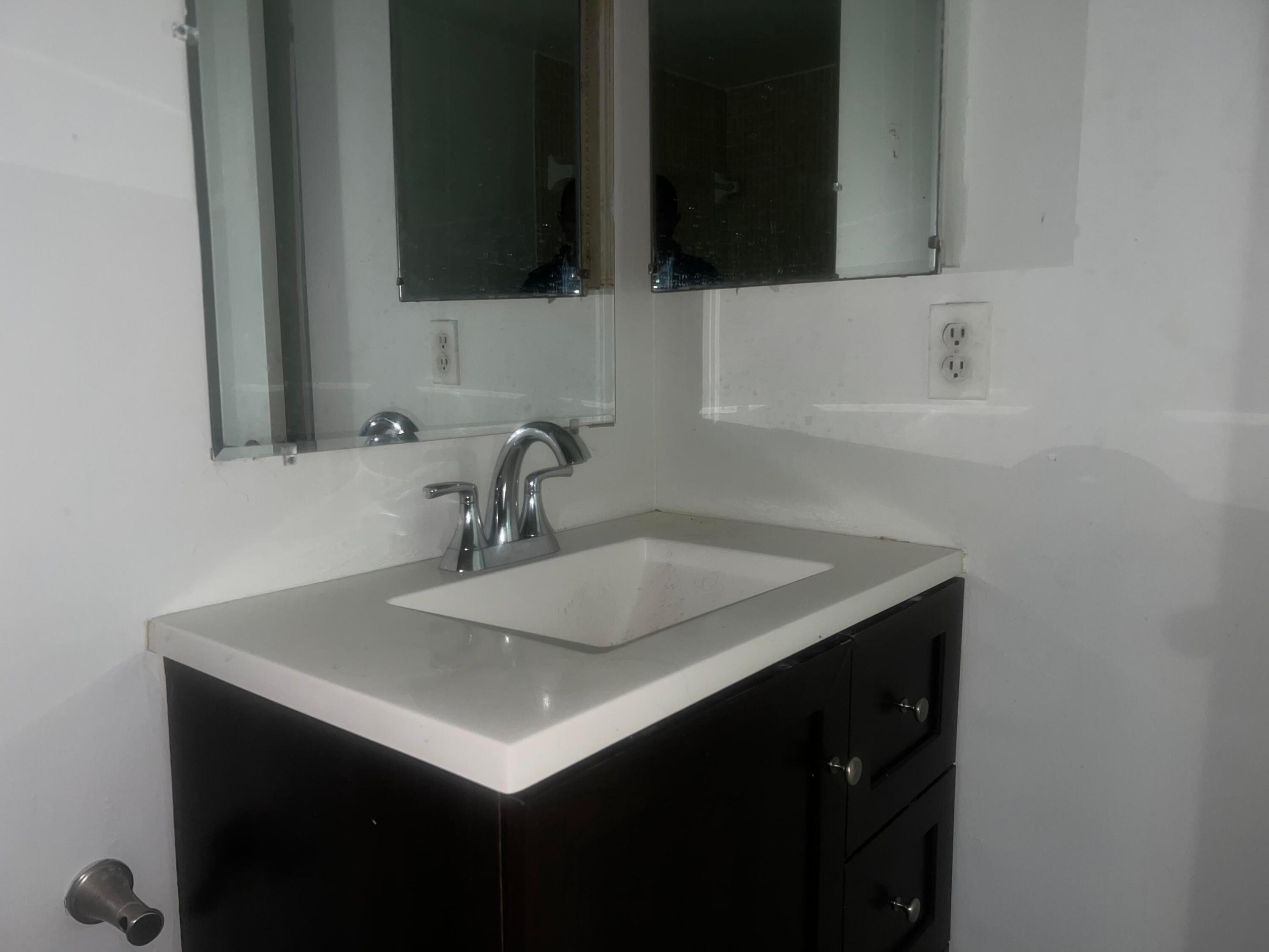 GARDEN LAKES OF INVERRARY - Residential