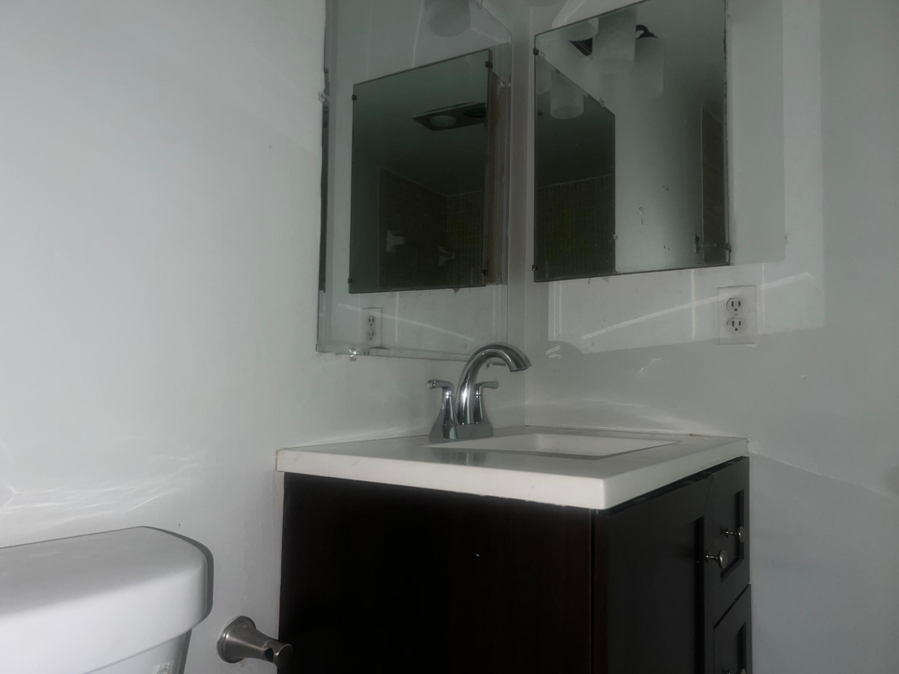 GARDEN LAKES OF INVERRARY - Residential