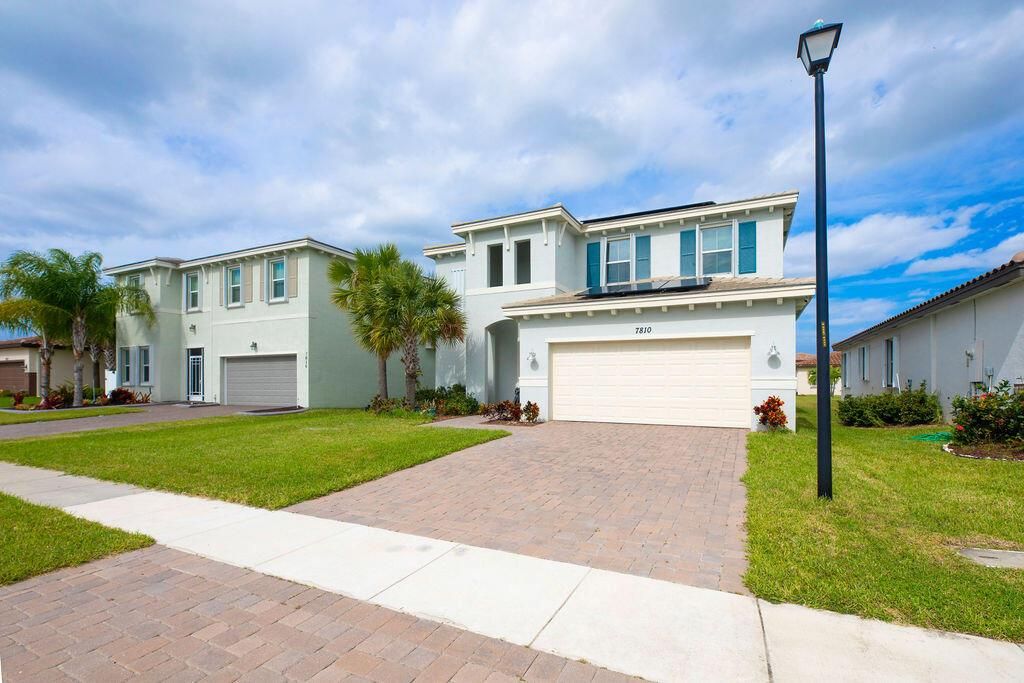 Photo of 7810 NW Gladwell Lane, Port Saint Lucie, FL 34987 (MLS # R11030269)