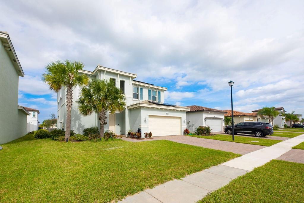 Photo of 7810 NW Gladwell Lane, Port Saint Lucie, FL 34987 (MLS # R11030269)