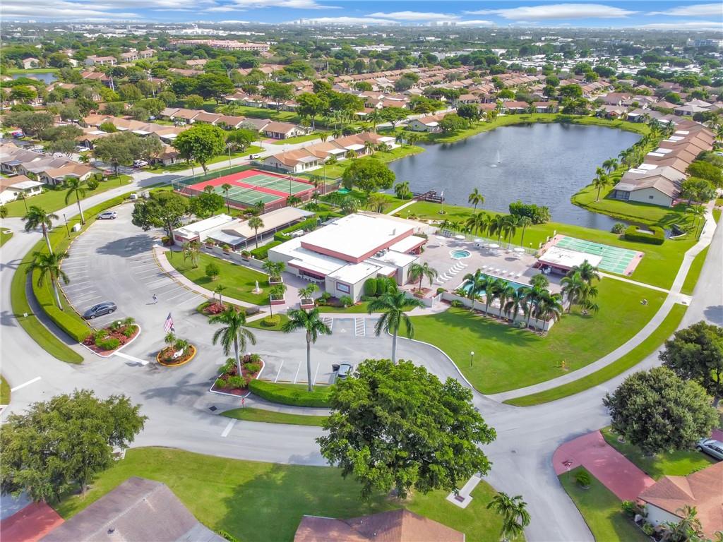 The Meadows Of Crystal La - Residential