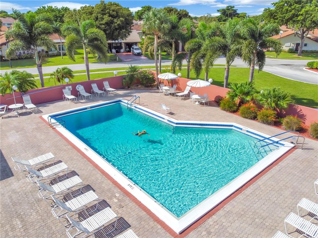 The Meadows Of Crystal La - Residential