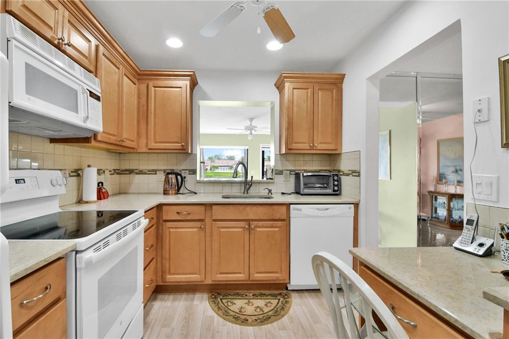 The Meadows Of Crystal La - Residential