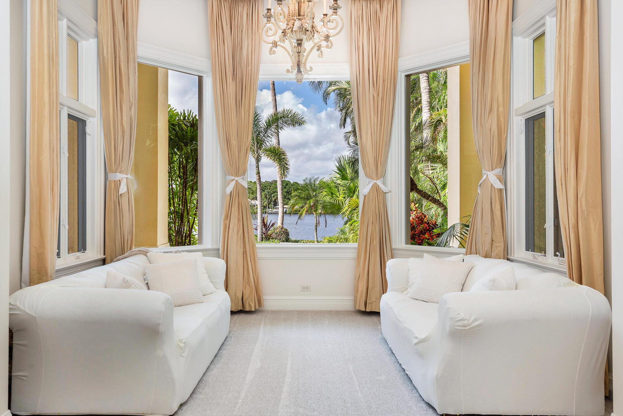 RIVERSIDE ON THE LOXAHATC - Residential