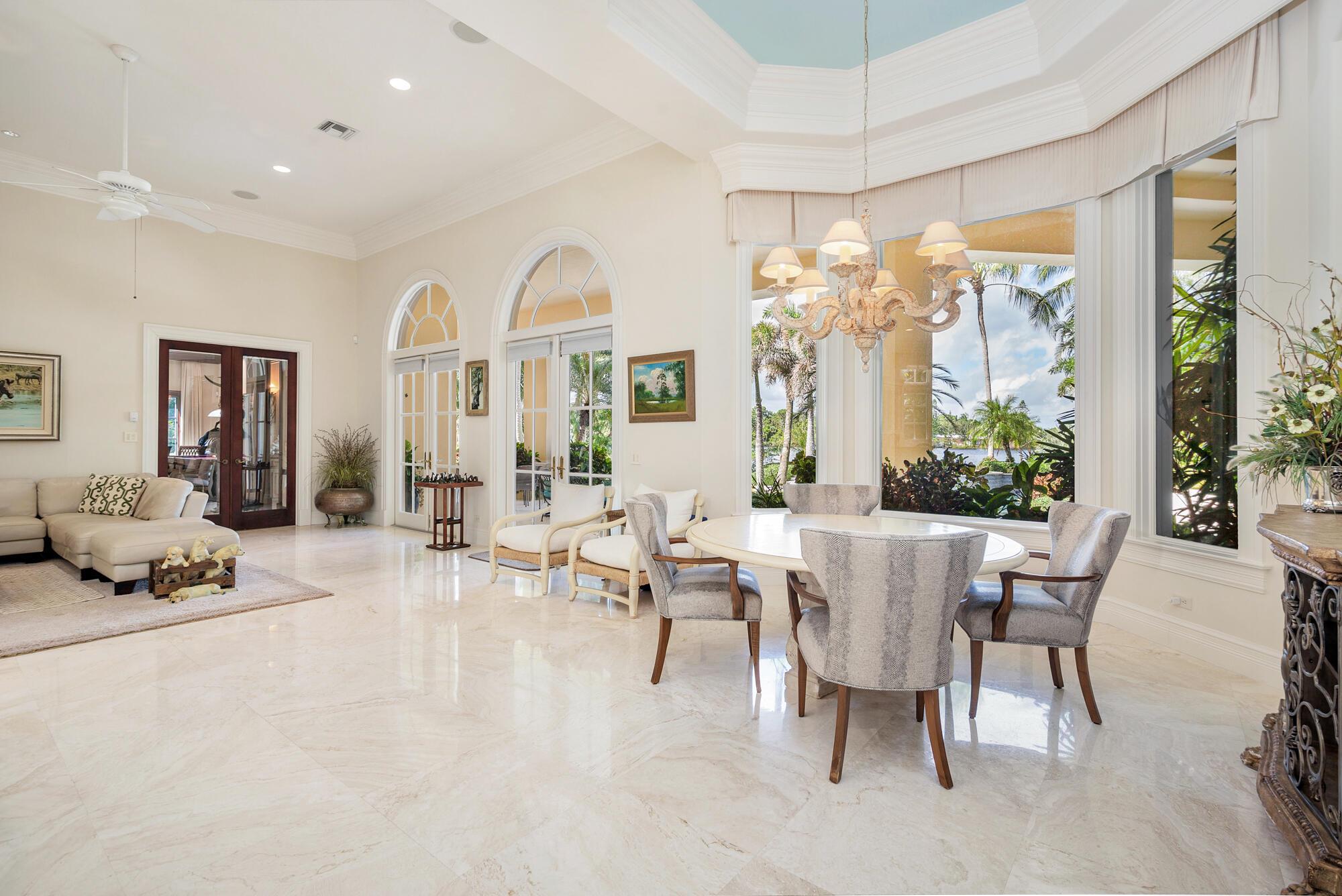 RIVERSIDE ON THE LOXAHATC - Residential