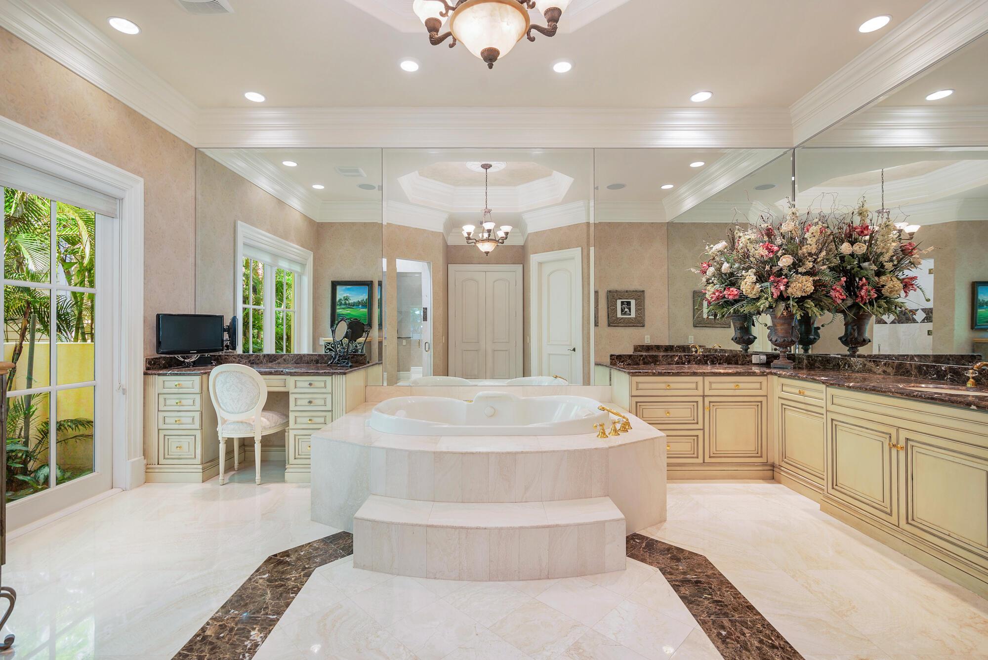 RIVERSIDE ON THE LOXAHATC - Residential