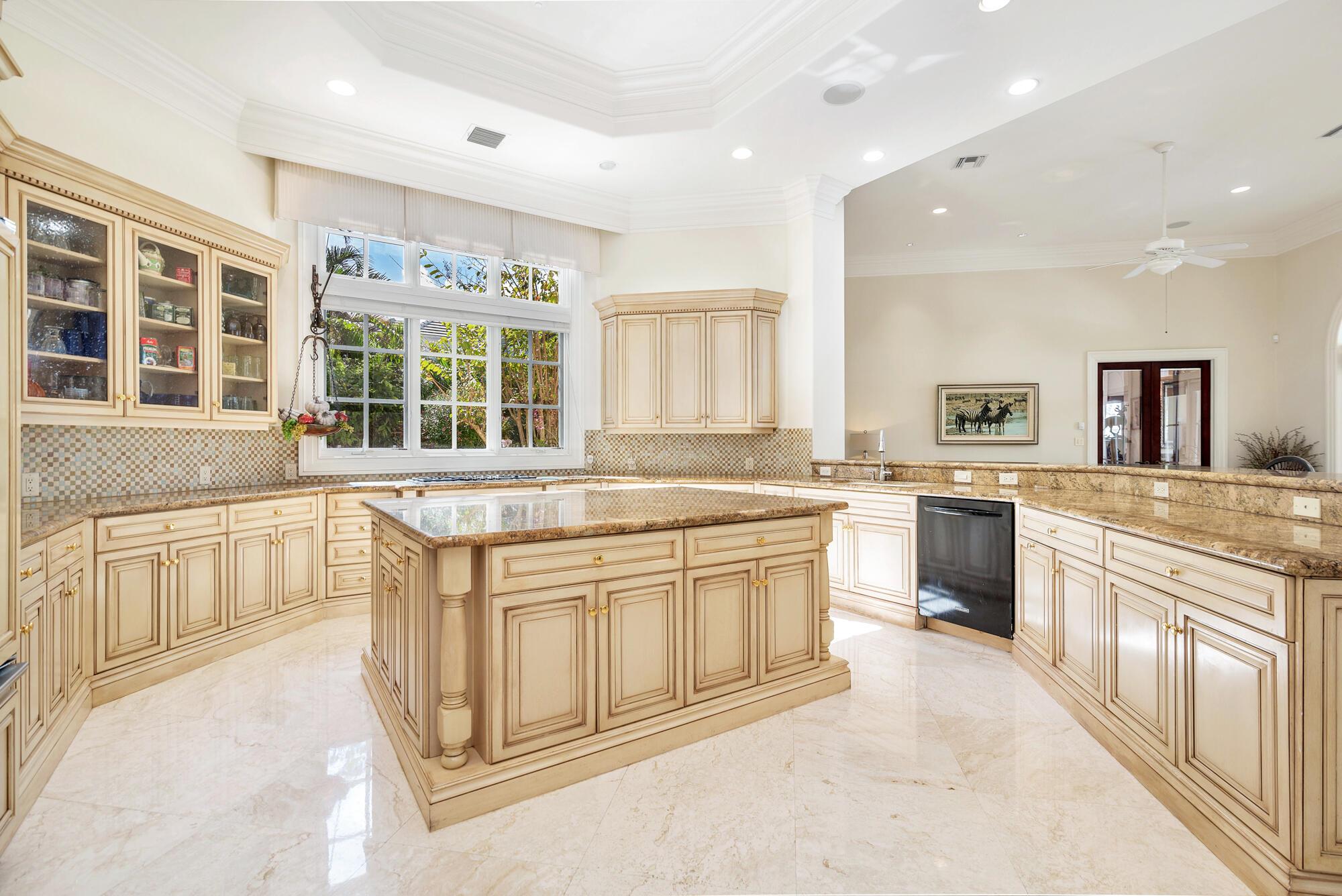 RIVERSIDE ON THE LOXAHATC - Residential