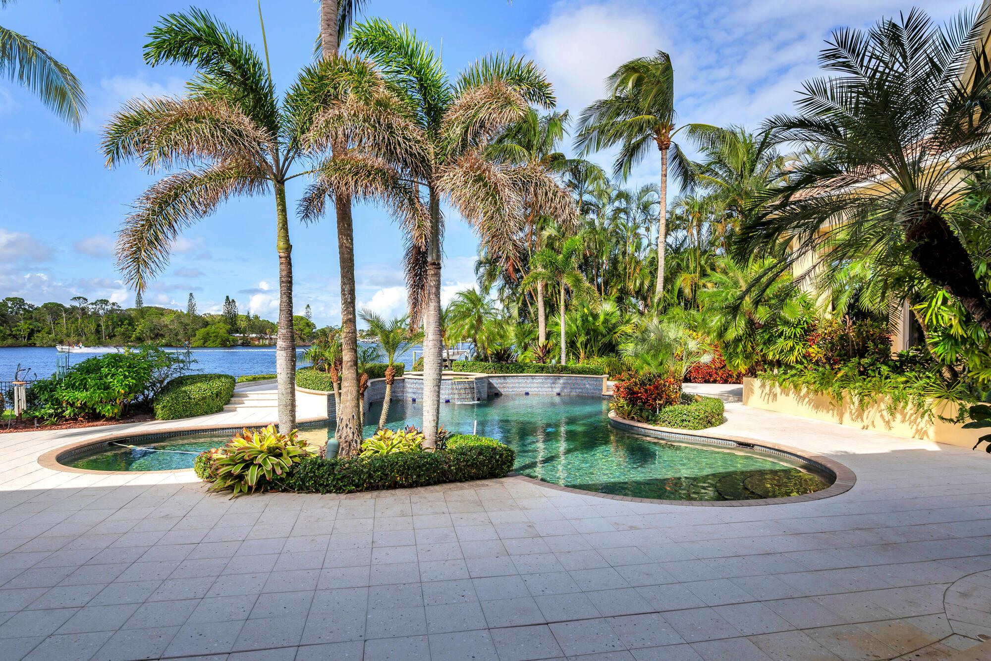 RIVERSIDE ON THE LOXAHATC - Residential