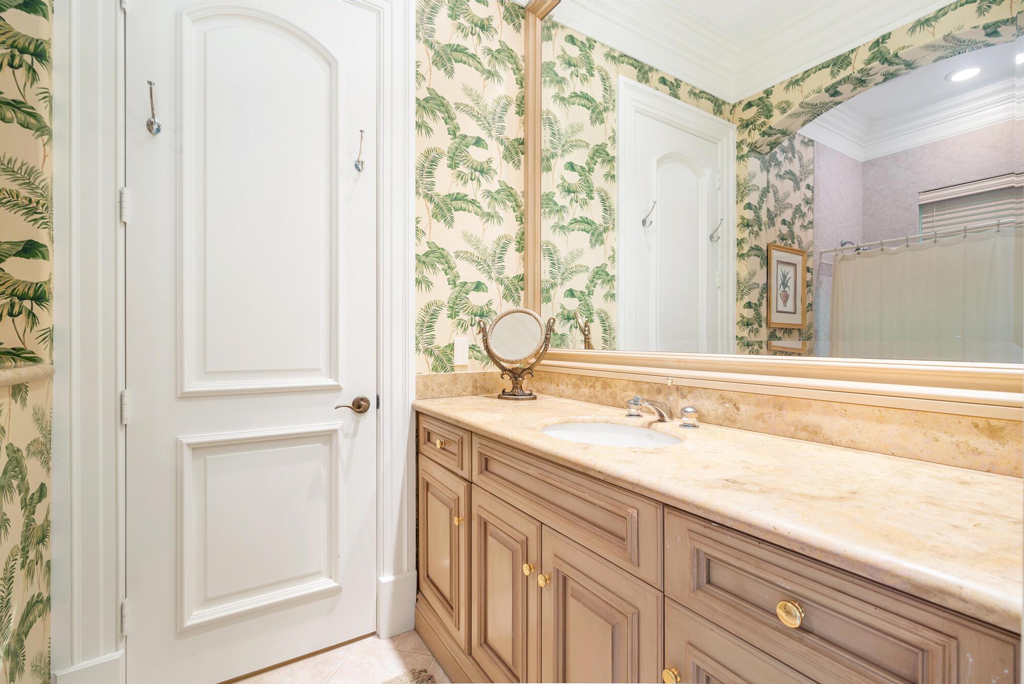 RIVERSIDE ON THE LOXAHATC - Residential