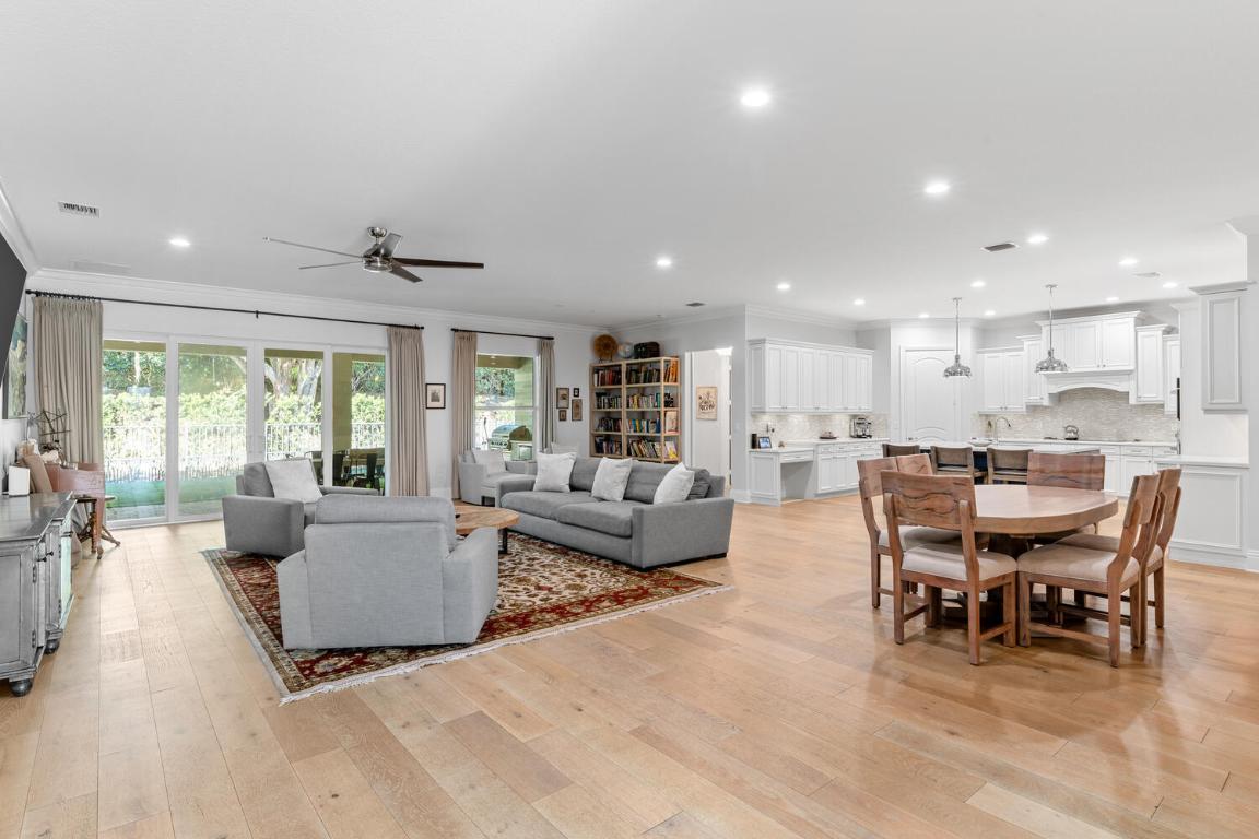 HUNTERS CHASE PB POLO & CC SEC 3 WELLINGTON PUD - Residential