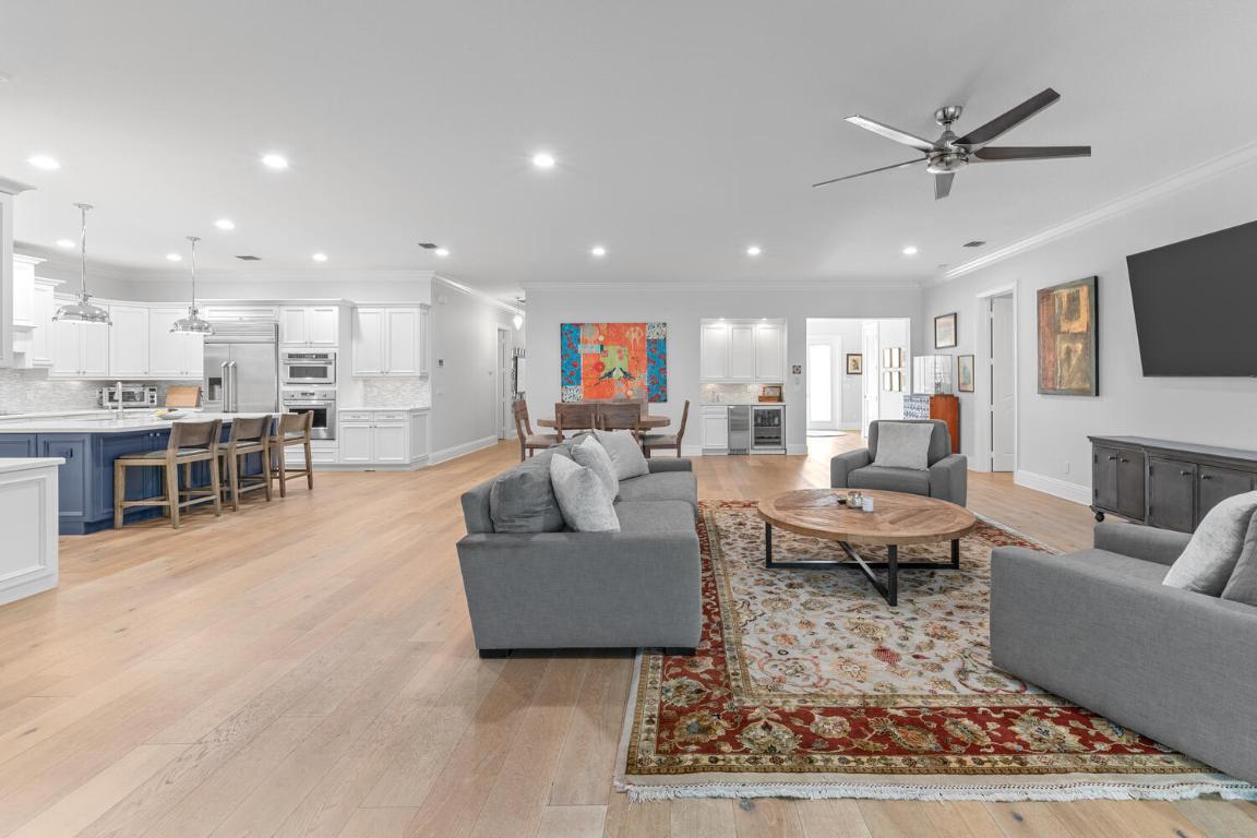 HUNTERS CHASE PB POLO & CC SEC 3 WELLINGTON PUD - Residential